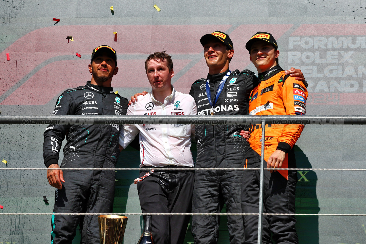 GP BELGIO, The podium (L to R): Lewis Hamilton (GBR) Mercedes AMG F1, second; Joey McMillan (GBR) Mercedes AMG F1 Lead Gara Strategist; George Russell (GBR) Mercedes AMG F1, vincitore; Oscar Piastri (AUS) McLaren, third.

28.07.2024. Formula 1 World Championship, Rd 14, Belgian Grand Prix, Spa Francorchamps, Belgium, Gara Day.

- www.xpbimages.com, EMail: requests@xpbimages.com © Copyright: Charniaux / XPB Images