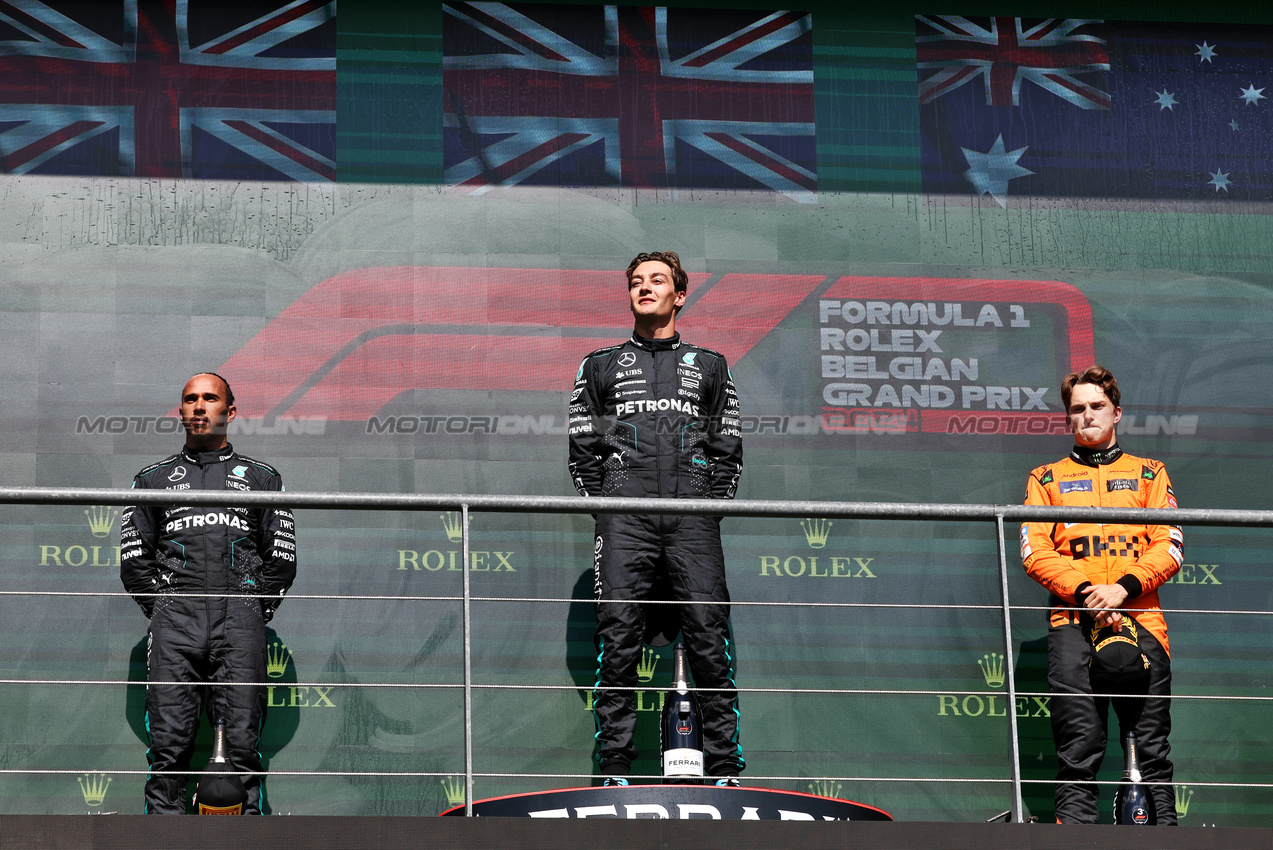 GP BELGIO, The podium (L to R): Lewis Hamilton (GBR) Mercedes AMG F1, second; George Russell (GBR) Mercedes AMG F1, vincitore; Oscar Piastri (AUS) McLaren, third.

28.07.2024. Formula 1 World Championship, Rd 14, Belgian Grand Prix, Spa Francorchamps, Belgium, Gara Day.

- www.xpbimages.com, EMail: requests@xpbimages.com © Copyright: Moy / XPB Images