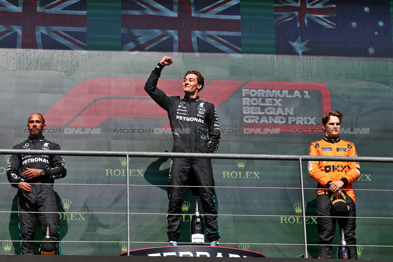 GP BELGIO, The podium (L to R): Lewis Hamilton (GBR) Mercedes AMG F1, second; George Russell (GBR) Mercedes AMG F1, vincitore; Oscar Piastri (AUS) McLaren, third.

28.07.2024. Formula 1 World Championship, Rd 14, Belgian Grand Prix, Spa Francorchamps, Belgium, Gara Day.

- www.xpbimages.com, EMail: requests@xpbimages.com © Copyright: Moy / XPB Images