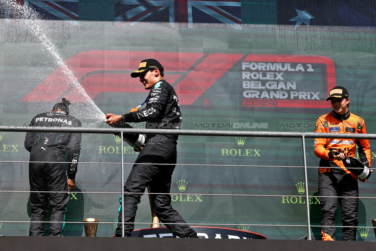 GP BELGIO, The podium (L to R): Lewis Hamilton (GBR) Mercedes AMG F1, second; George Russell (GBR) Mercedes AMG F1, vincitore; Oscar Piastri (AUS) McLaren, third.

28.07.2024. Formula 1 World Championship, Rd 14, Belgian Grand Prix, Spa Francorchamps, Belgium, Gara Day.

- www.xpbimages.com, EMail: requests@xpbimages.com © Copyright: Moy / XPB Images