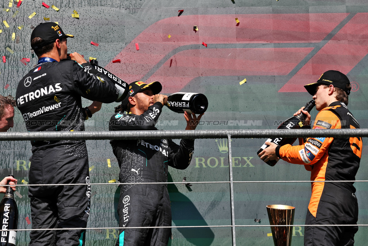 GP BELGIO, The podium (L to R): George Russell (GBR) Mercedes AMG F1, vincitore;  Lewis Hamilton (GBR) Mercedes AMG F1, second; Oscar Piastri (AUS) McLaren, third.

28.07.2024. Formula 1 World Championship, Rd 14, Belgian Grand Prix, Spa Francorchamps, Belgium, Gara Day.

- www.xpbimages.com, EMail: requests@xpbimages.com © Copyright: Moy / XPB Images