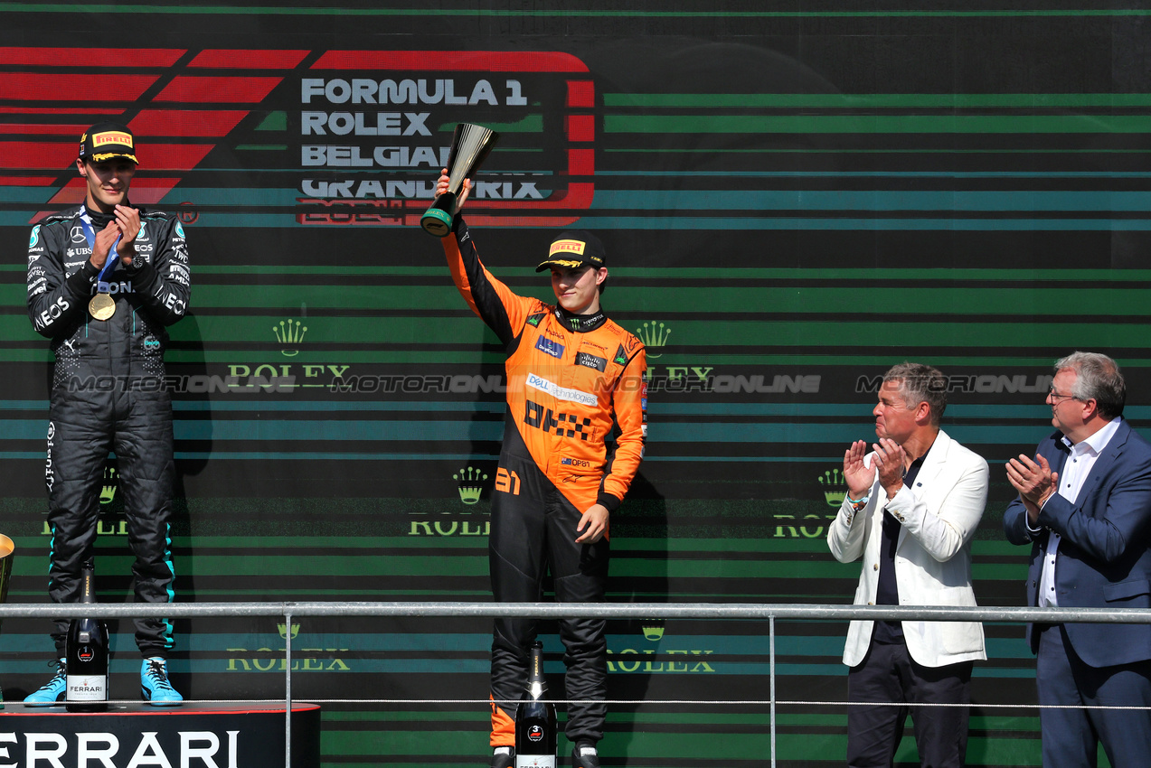 GP BELGIO, Oscar Piastri (AUS) McLaren celebrates his third position on the podium.

28.07.2024. Formula 1 World Championship, Rd 14, Belgian Grand Prix, Spa Francorchamps, Belgium, Gara Day.

- www.xpbimages.com, EMail: requests@xpbimages.com © Copyright: Bearne / XPB Images