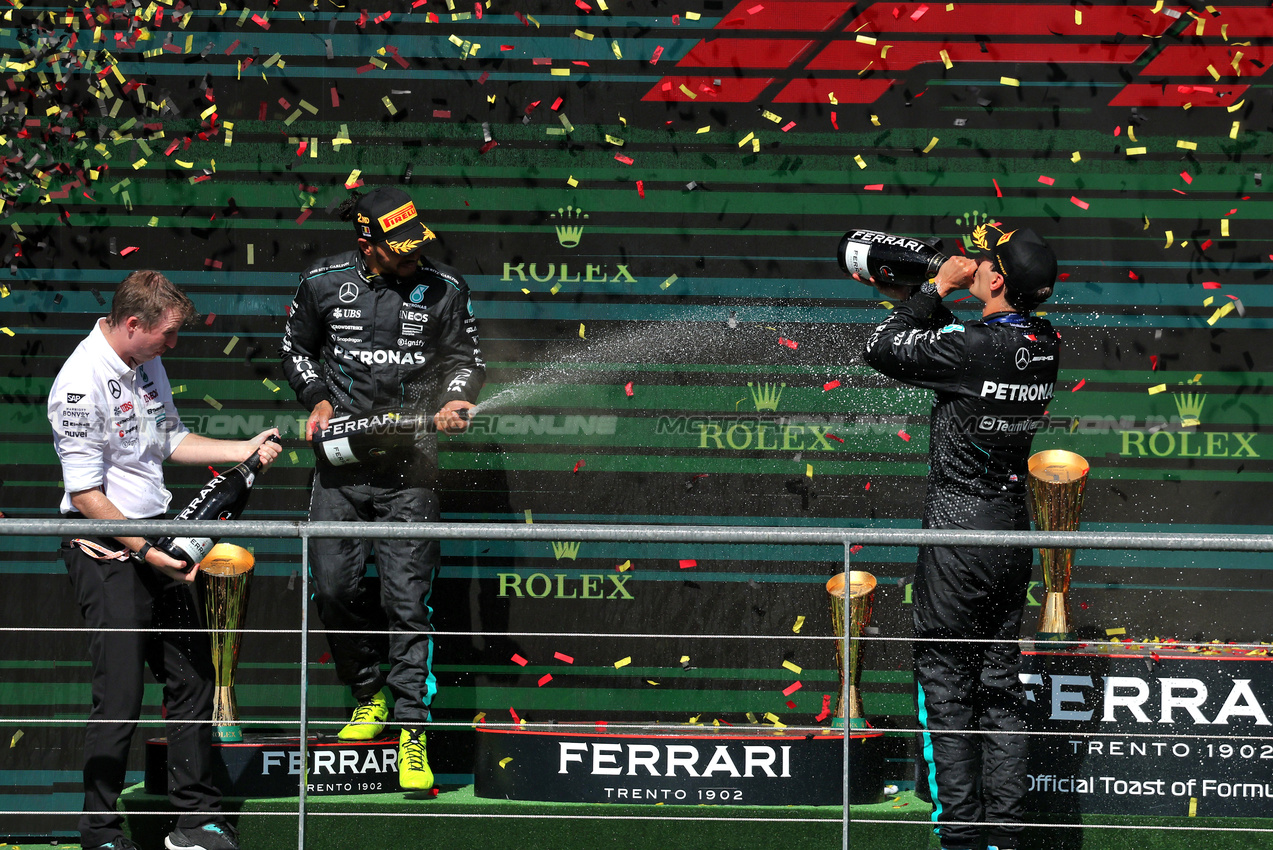 GP BELGIO, The podium (L to R): Joey McMillan (GBR) Mercedes AMG F1 Lead Gara Strategist; Lewis Hamilton (GBR) Mercedes AMG F1, second; George Russell (GBR) Mercedes AMG F1, vincitore.

28.07.2024. Formula 1 World Championship, Rd 14, Belgian Grand Prix, Spa Francorchamps, Belgium, Gara Day.

- www.xpbimages.com, EMail: requests@xpbimages.com © Copyright: Bearne / XPB Images