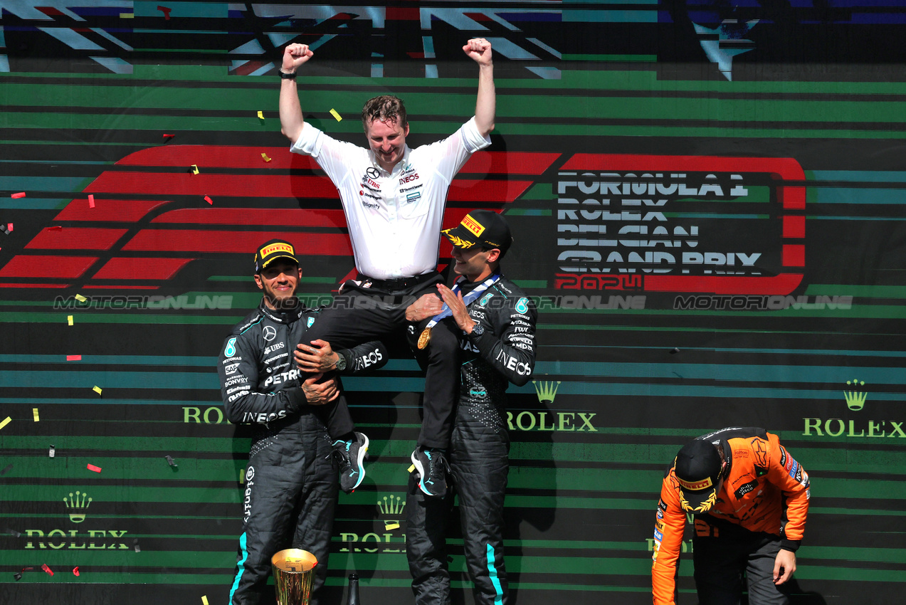 GP BELGIO, The podium (L to R): Lewis Hamilton (GBR) Mercedes AMG F1, second; Joey McMillan (GBR) Mercedes AMG F1 Lead Gara Strategist; George Russell (GBR) Mercedes AMG F1, vincitore; Oscar Piastri (AUS) McLaren, third.

28.07.2024. Formula 1 World Championship, Rd 14, Belgian Grand Prix, Spa Francorchamps, Belgium, Gara Day.

- www.xpbimages.com, EMail: requests@xpbimages.com © Copyright: Bearne / XPB Images