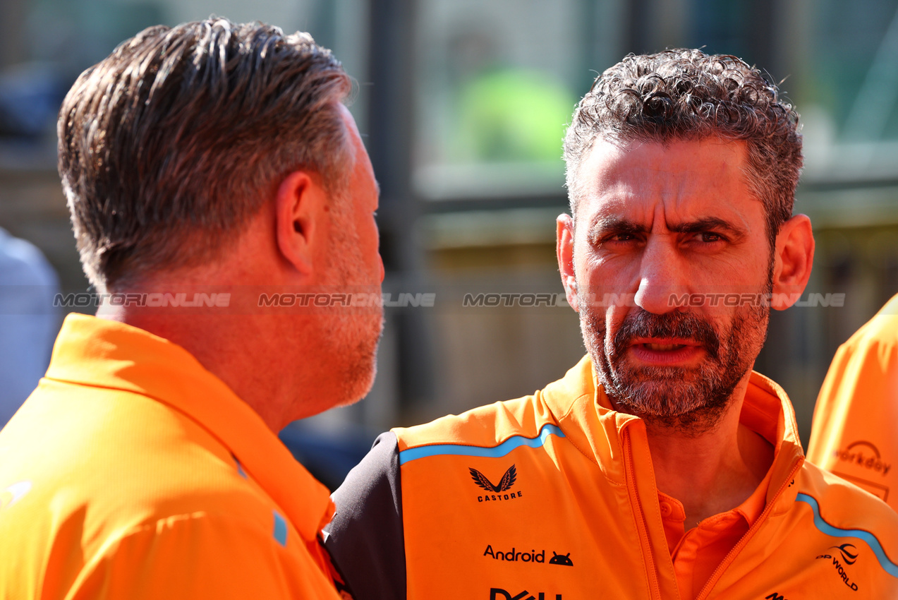 GP BELGIO, Andrea Stella (ITA) McLaren Team Principal with Zak Brown (USA) McLaren Executive Director.

28.07.2024. Formula 1 World Championship, Rd 14, Belgian Grand Prix, Spa Francorchamps, Belgium, Gara Day.

 - www.xpbimages.com, EMail: requests@xpbimages.com © Copyright: Coates / XPB Images