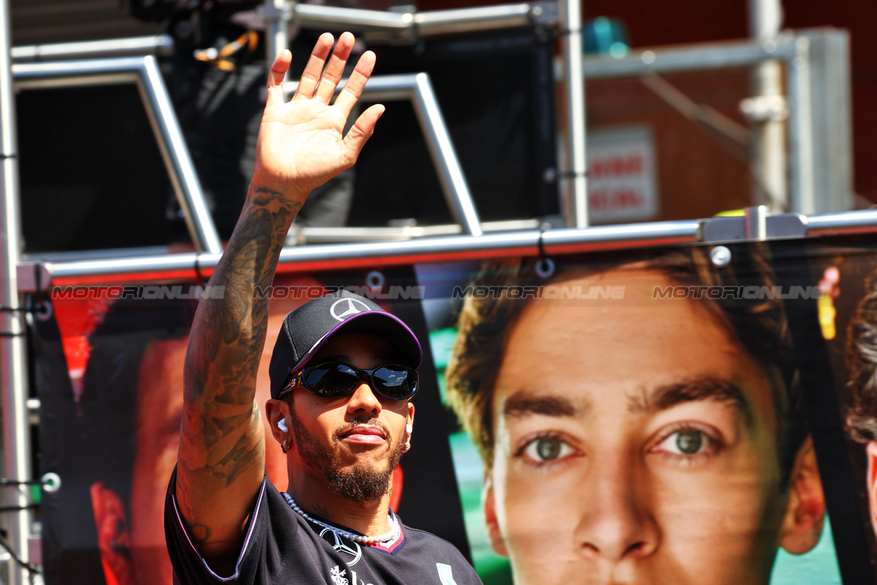 GP BELGIO, Lewis Hamilton (GBR) Mercedes AMG F1 on the drivers' parade.

28.07.2024. Formula 1 World Championship, Rd 14, Belgian Grand Prix, Spa Francorchamps, Belgium, Gara Day.

 - www.xpbimages.com, EMail: requests@xpbimages.com © Copyright: Coates / XPB Images