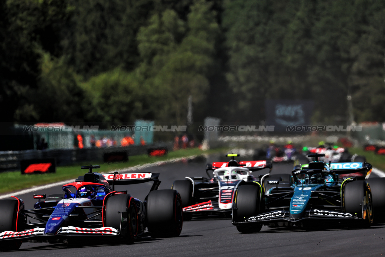 GP BELGIO, (L to R): Daniel Ricciardo (AUS) RB VCARB 01 e Lance Stroll (CDN) Aston Martin F1 Team AMR24.

28.07.2024. Formula 1 World Championship, Rd 14, Belgian Grand Prix, Spa Francorchamps, Belgium, Gara Day.

 - www.xpbimages.com, EMail: requests@xpbimages.com © Copyright: Coates / XPB Images