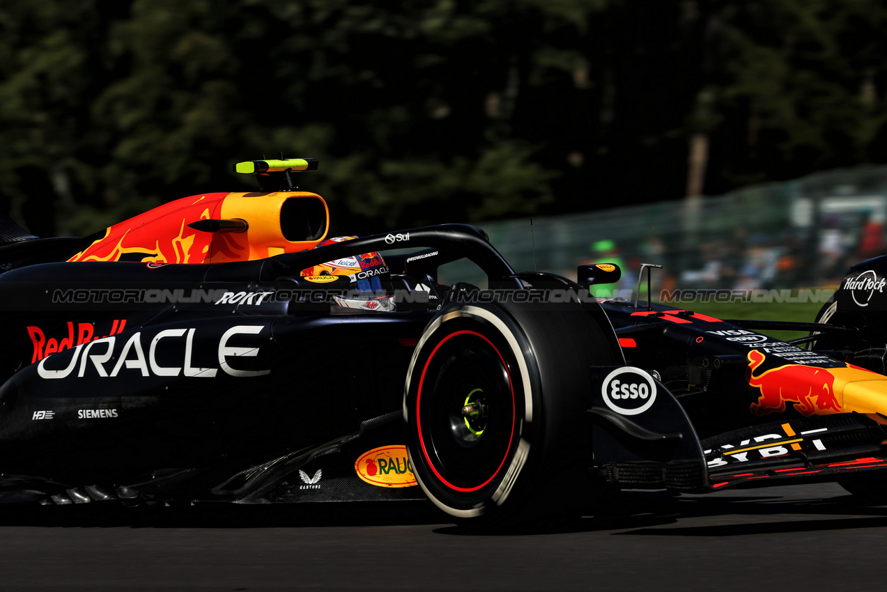 GP BELGIO, Sergio Perez (MEX) Red Bull Racing RB20.

28.07.2024. Formula 1 World Championship, Rd 14, Belgian Grand Prix, Spa Francorchamps, Belgium, Gara Day.

 - www.xpbimages.com, EMail: requests@xpbimages.com © Copyright: Coates / XPB Images