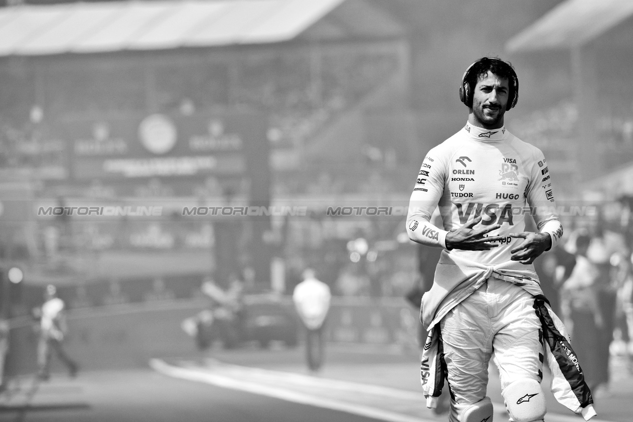 GP BELGIO, Daniel Ricciardo (AUS) RB on the grid.

28.07.2024. Formula 1 World Championship, Rd 14, Belgian Grand Prix, Spa Francorchamps, Belgium, Gara Day.

- www.xpbimages.com, EMail: requests@xpbimages.com © Copyright: Charniaux / XPB Images