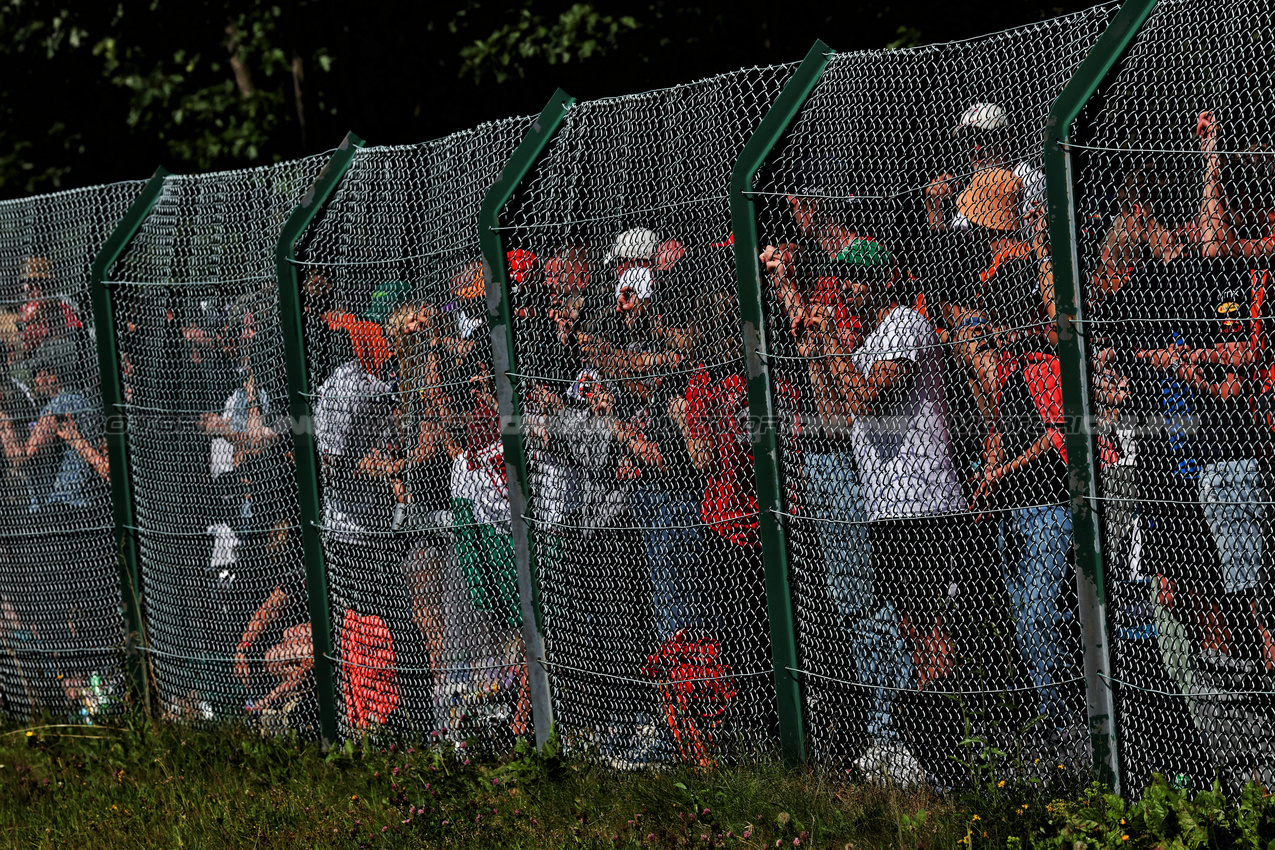 GP BELGIO, Circuit Atmosfera - fans.

28.07.2024. Formula 1 World Championship, Rd 14, Belgian Grand Prix, Spa Francorchamps, Belgium, Gara Day.

 - www.xpbimages.com, EMail: requests@xpbimages.com © Copyright: Coates / XPB Images