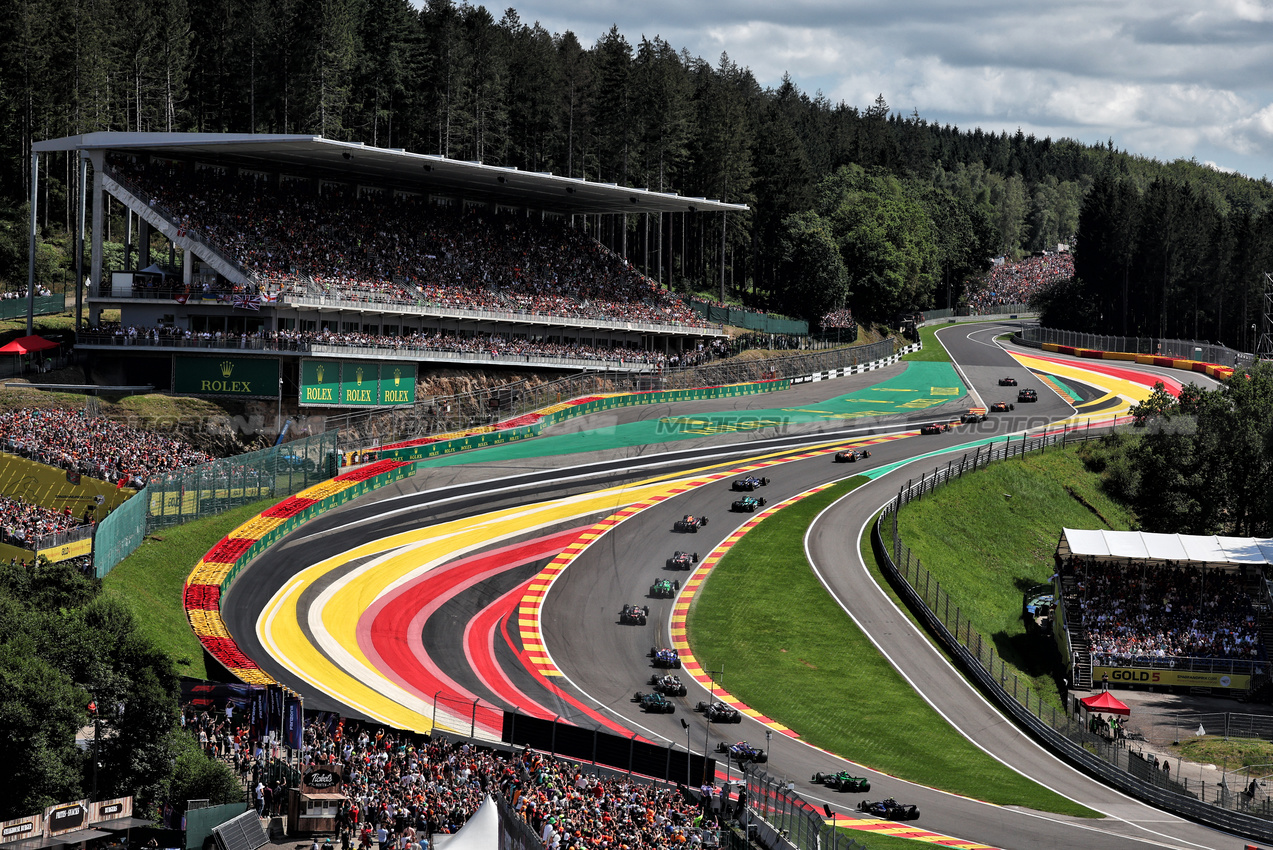 GP BELGIO, Charles Leclerc (MON) Ferrari SF-24 davanti a at the partenza of the race.

28.07.2024. Formula 1 World Championship, Rd 14, Belgian Grand Prix, Spa Francorchamps, Belgium, Gara Day.

- www.xpbimages.com, EMail: requests@xpbimages.com © Copyright: Moy / XPB Images