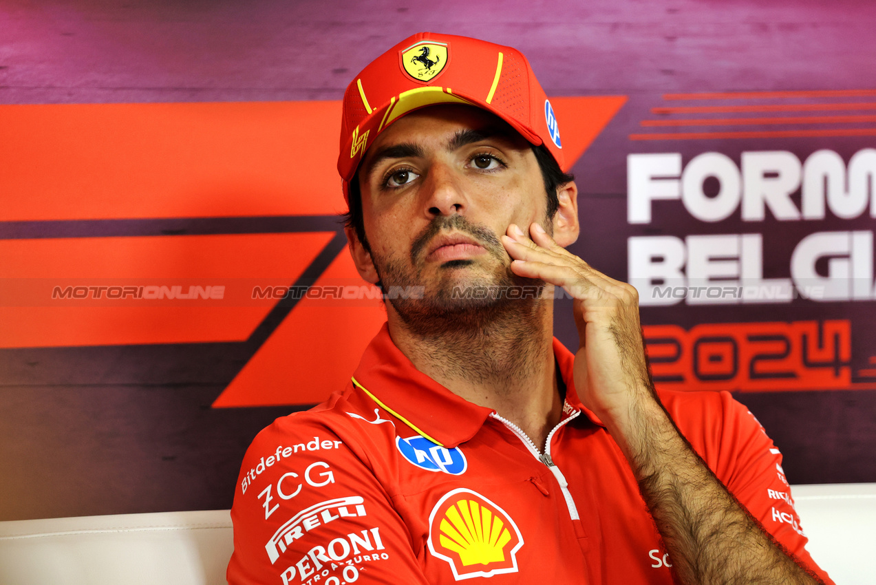 GP BELGIO, Carlos Sainz Jr (ESP) Ferrari in the FIA Press Conference.

25.07.2024. Formula 1 World Championship, Rd 14, Belgian Grand Prix, Spa Francorchamps, Belgium, Preparation Day.

- www.xpbimages.com, EMail: requests@xpbimages.com © Copyright: Bearne / XPB Images