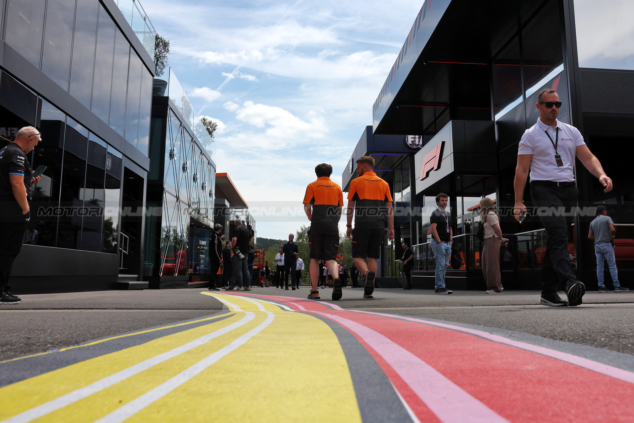 GP BELGIO, Paddock Atmosfera.

25.07.2024. Formula 1 World Championship, Rd 14, Belgian Grand Prix, Spa Francorchamps, Belgium, Preparation Day.

- www.xpbimages.com, EMail: requests@xpbimages.com © Copyright: Rew / XPB Images