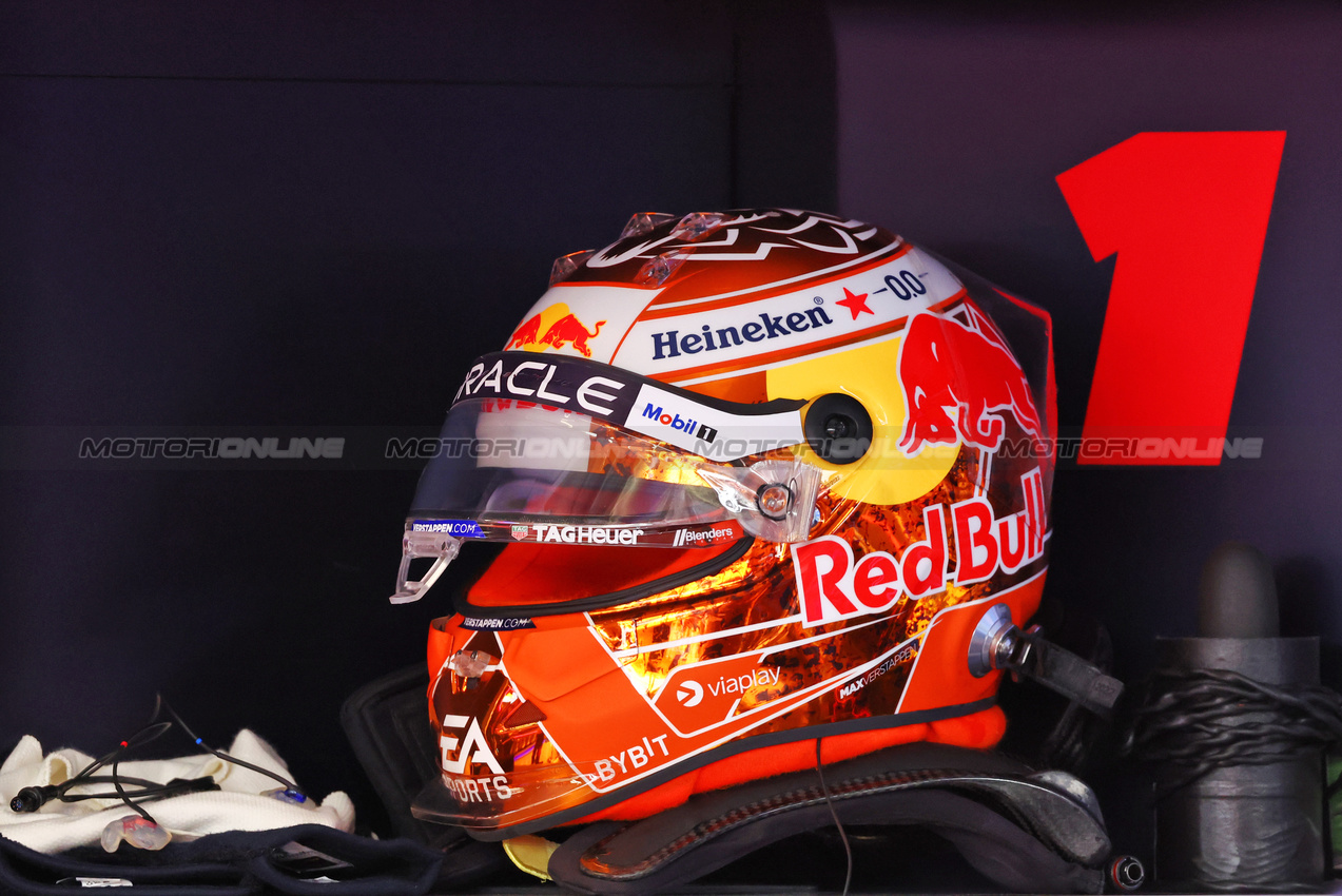 GP BELGIO, The helmet of Max Verstappen (NLD) Red Bull Racing.

27.07.2024. Formula 1 World Championship, Rd 14, Belgian Grand Prix, Spa Francorchamps, Belgium, Qualifiche Day.

- www.xpbimages.com, EMail: requests@xpbimages.com © Copyright: Charniaux / XPB Images
