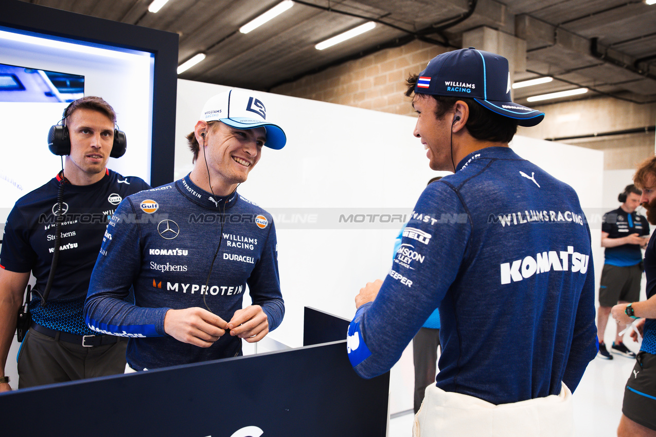 GP BELGIO, (L to R): Logan Sargeant (USA) Williams Racing with team mate Alexander Albon (THA) Williams Racing.

27.07.2024. Formula 1 World Championship, Rd 14, Belgian Grand Prix, Spa Francorchamps, Belgium, Qualifiche Day.

- www.xpbimages.com, EMail: requests@xpbimages.com © Copyright: Bearne / XPB Images