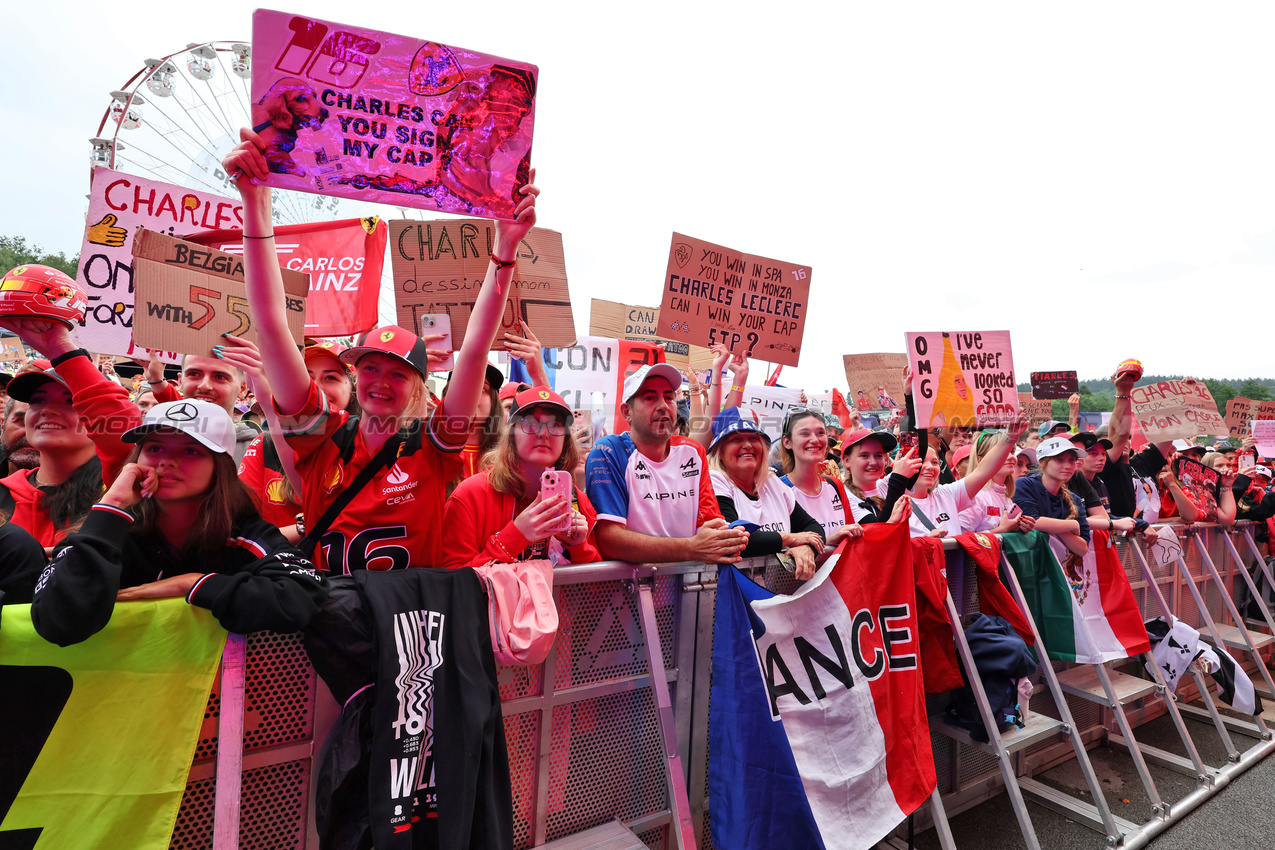 GP BELGIO, Circuit Atmosfera - fans at the FanZone Stage.

Formula 1 World Championship, Rd 14, Belgian Grand Prix, Saturday 27th July 2024. Spa-Francorchamps, Belgium.

27.07.2024. Formula 1 World Championship, Rd 14, Belgian Grand Prix, Spa Francorchamps, Belgium, Qualifiche Day.

- www.xpbimages.com, EMail: requests@xpbimages.com © Copyright: Moy / XPB Images