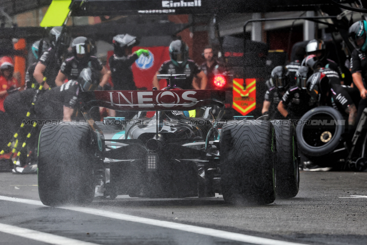 GP BELGIO, George Russell (GBR) Mercedes AMG F1 W15 in the pits.

27.07.2024. Formula 1 World Championship, Rd 14, Belgian Grand Prix, Spa Francorchamps, Belgium, Qualifiche Day.

- www.xpbimages.com, EMail: requests@xpbimages.com © Copyright: Charniaux / XPB Images