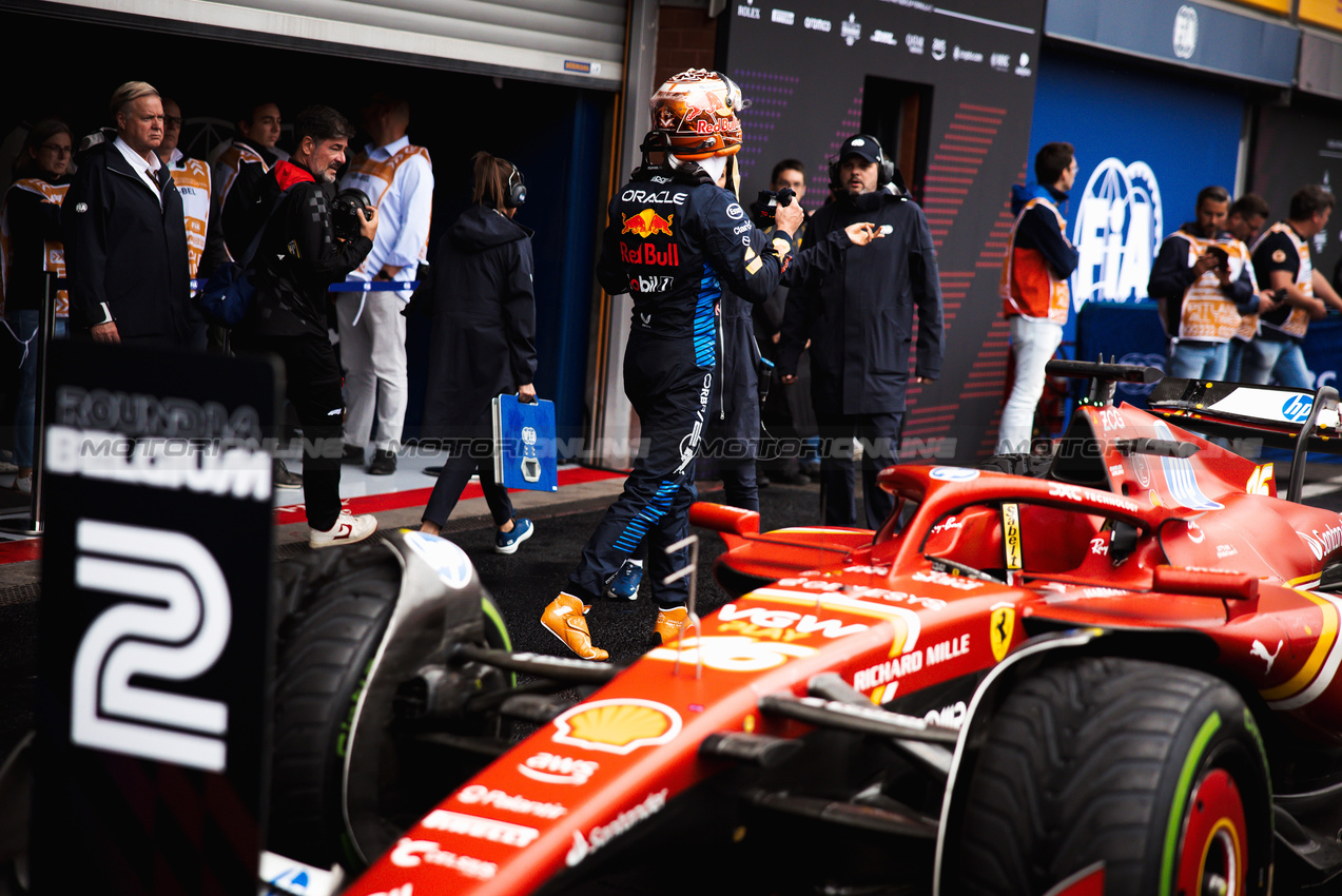 GP BELGIO, Pole sitter Max Verstappen (NLD) Red Bull Racing in qualifying parc ferme.

27.07.2024. Formula 1 World Championship, Rd 14, Belgian Grand Prix, Spa Francorchamps, Belgium, Qualifiche Day.

- www.xpbimages.com, EMail: requests@xpbimages.com © Copyright: Bearne / XPB Images