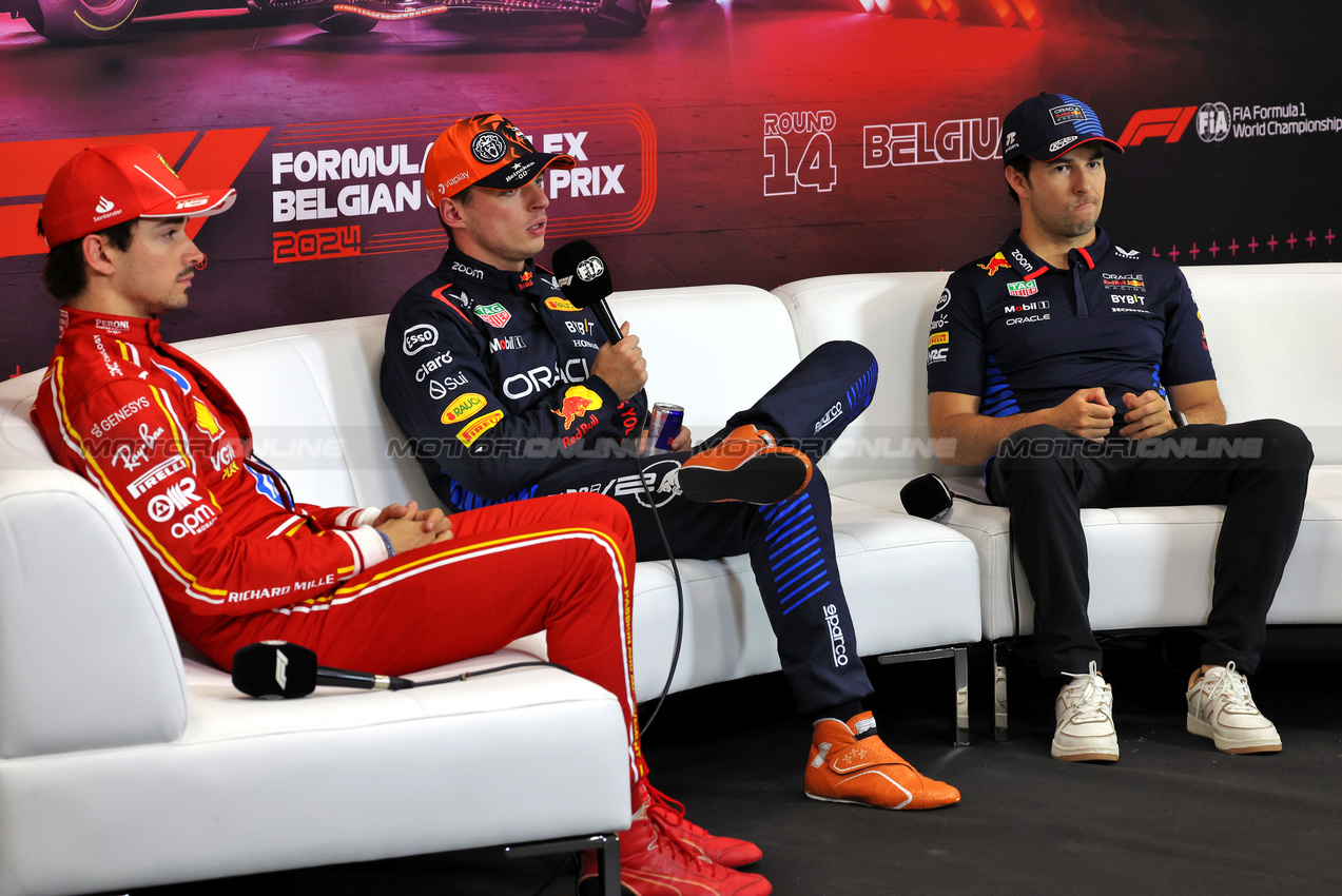 GP BELGIO, (L to R): Charles Leclerc (MON) Ferrari; Max Verstappen (NLD) Red Bull Racing; e Sergio Perez (MEX) Red Bull Racing, in the post qualifying FIA Press Conference.

27.07.2024. Formula 1 World Championship, Rd 14, Belgian Grand Prix, Spa Francorchamps, Belgium, Qualifiche Day.

- www.xpbimages.com, EMail: requests@xpbimages.com © Copyright: Rew / XPB Images