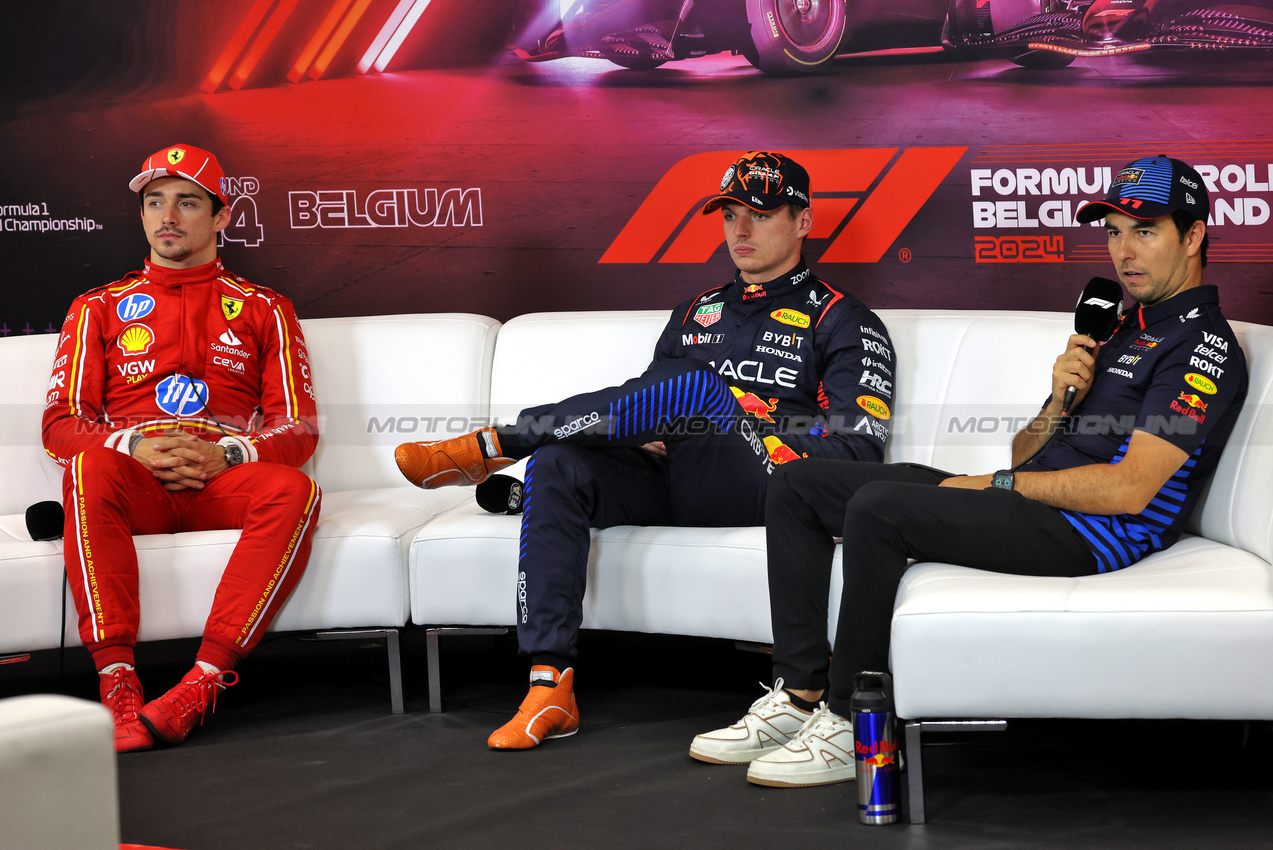 GP BELGIO, (L to R): Charles Leclerc (MON) Ferrari; Max Verstappen (NLD) Red Bull Racing; e Sergio Perez (MEX) Red Bull Racing, in the post qualifying FIA Press Conference.

27.07.2024. Formula 1 World Championship, Rd 14, Belgian Grand Prix, Spa Francorchamps, Belgium, Qualifiche Day.

- www.xpbimages.com, EMail: requests@xpbimages.com © Copyright: Rew / XPB Images