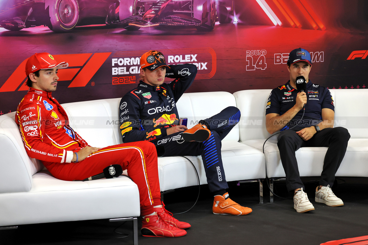 GP BELGIO, (L to R): Charles Leclerc (MON) Ferrari; Max Verstappen (NLD) Red Bull Racing; e Sergio Perez (MEX) Red Bull Racing, in the post qualifying FIA Press Conference.

27.07.2024. Formula 1 World Championship, Rd 14, Belgian Grand Prix, Spa Francorchamps, Belgium, Qualifiche Day.

- www.xpbimages.com, EMail: requests@xpbimages.com © Copyright: Rew / XPB Images