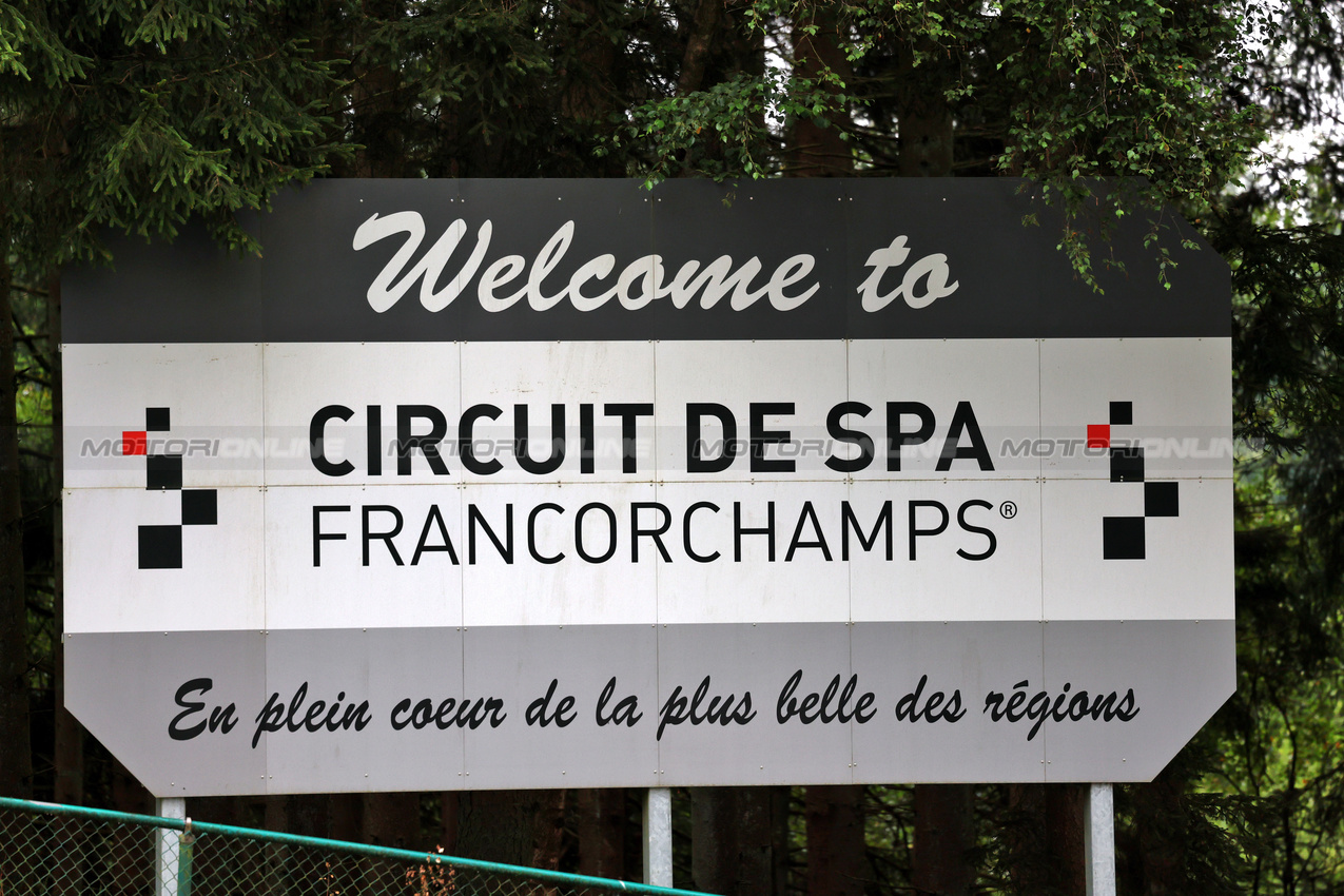 GP BELGIO, Circuit Atmosfera - track sign.

27.07.2024. Formula 1 World Championship, Rd 14, Belgian Grand Prix, Spa Francorchamps, Belgium, Qualifiche Day.

- www.xpbimages.com, EMail: requests@xpbimages.com © Copyright: Rew / XPB Images