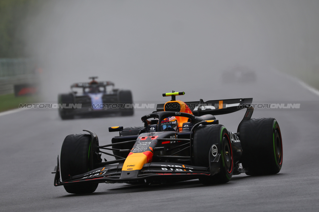 GP BELGIO, Sergio Perez (MEX) Red Bull Racing RB20.

27.07.2024. Formula 1 World Championship, Rd 14, Belgian Grand Prix, Spa Francorchamps, Belgium, Qualifiche Day.

 - www.xpbimages.com, EMail: requests@xpbimages.com © Copyright: Coates / XPB Images