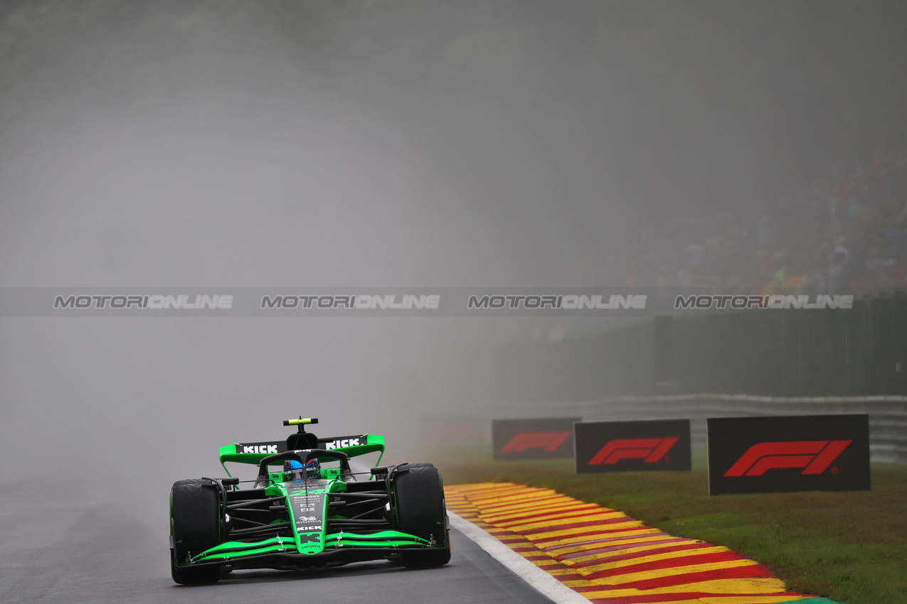 GP BELGIO, Zhou Guanyu (CHN) Sauber C44.

27.07.2024. Formula 1 World Championship, Rd 14, Belgian Grand Prix, Spa Francorchamps, Belgium, Qualifiche Day.

 - www.xpbimages.com, EMail: requests@xpbimages.com © Copyright: Coates / XPB Images