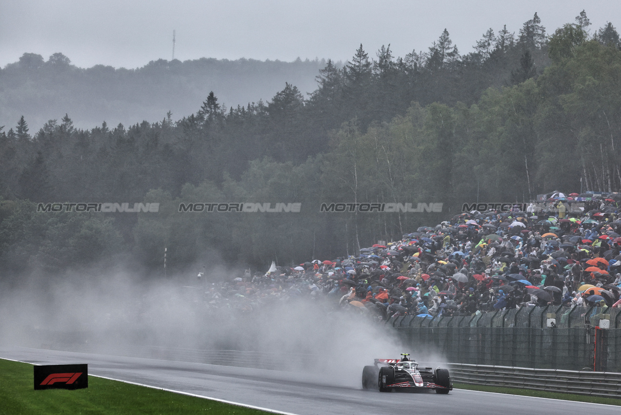 GP BELGIO, Nico Hulkenberg (GER) Haas VF-24.

27.07.2024. Formula 1 World Championship, Rd 14, Belgian Grand Prix, Spa Francorchamps, Belgium, Qualifiche Day.

- www.xpbimages.com, EMail: requests@xpbimages.com © Copyright: Moy / XPB Images