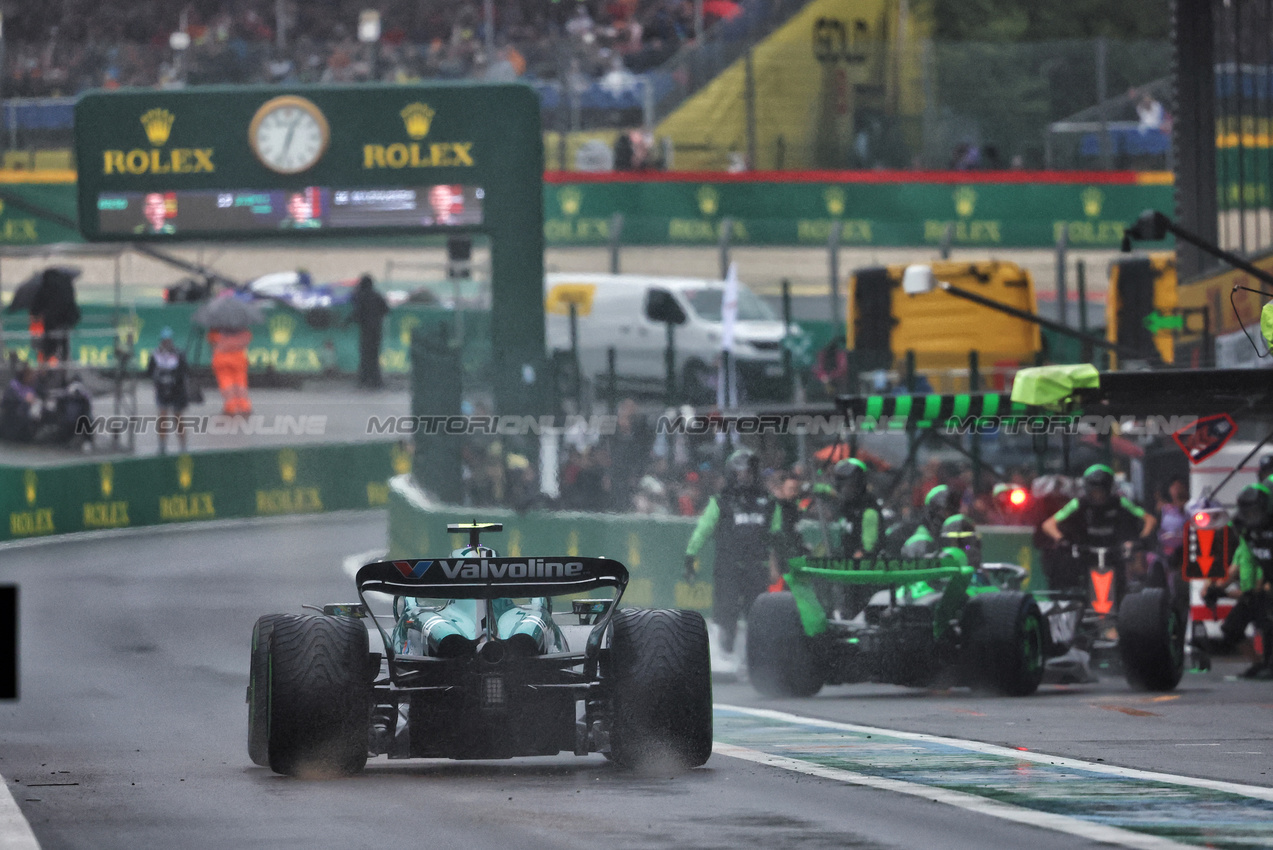 GP BELGIO, Fernando Alonso (ESP) Aston Martin F1 Team AMR24 leaves the pits.

27.07.2024. Formula 1 World Championship, Rd 14, Belgian Grand Prix, Spa Francorchamps, Belgium, Qualifiche Day.

- www.xpbimages.com, EMail: requests@xpbimages.com © Copyright: Charniaux / XPB Images