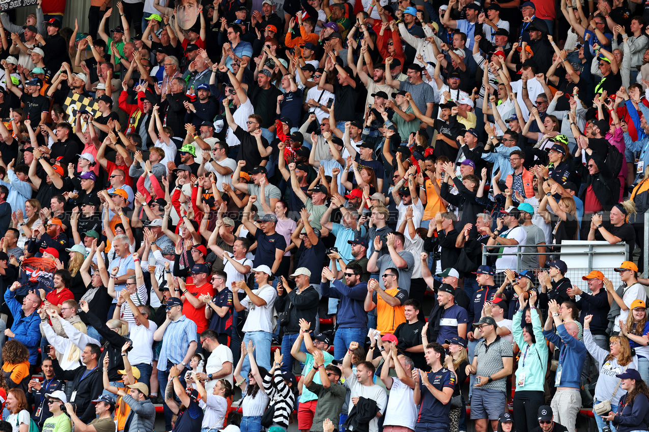 GP BELGIO, Circuit Atmosfera - fans in the grandstand.

26.07.2024. Formula 1 World Championship, Rd 14, Belgian Grand Prix, Spa Francorchamps, Belgium, Practice Day.

- www.xpbimages.com, EMail: requests@xpbimages.com © Copyright: Moy / XPB Images