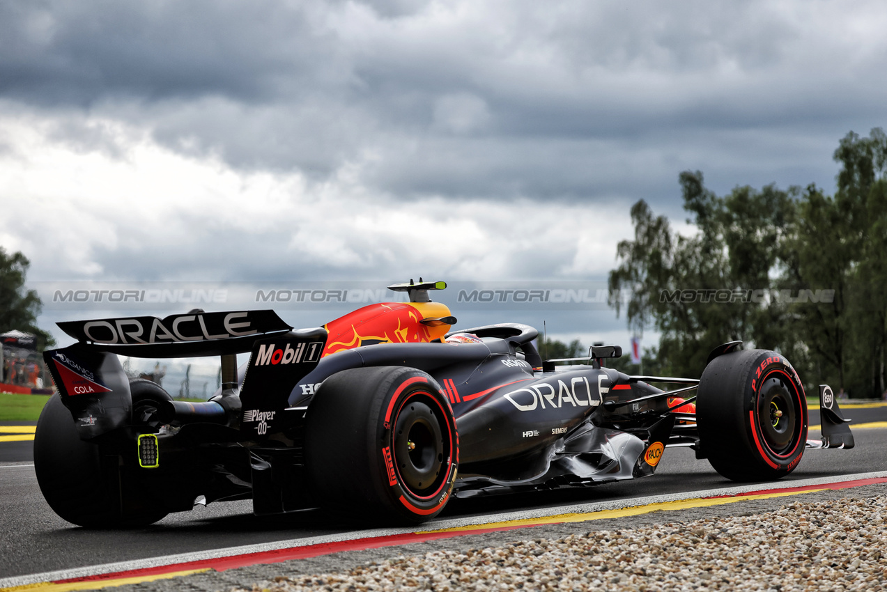 GP BELGIO, Sergio Perez (MEX) Red Bull Racing RB20.

26.07.2024. Formula 1 World Championship, Rd 14, Belgian Grand Prix, Spa Francorchamps, Belgium, Practice Day.

- www.xpbimages.com, EMail: requests@xpbimages.com © Copyright: Bearne / XPB Images