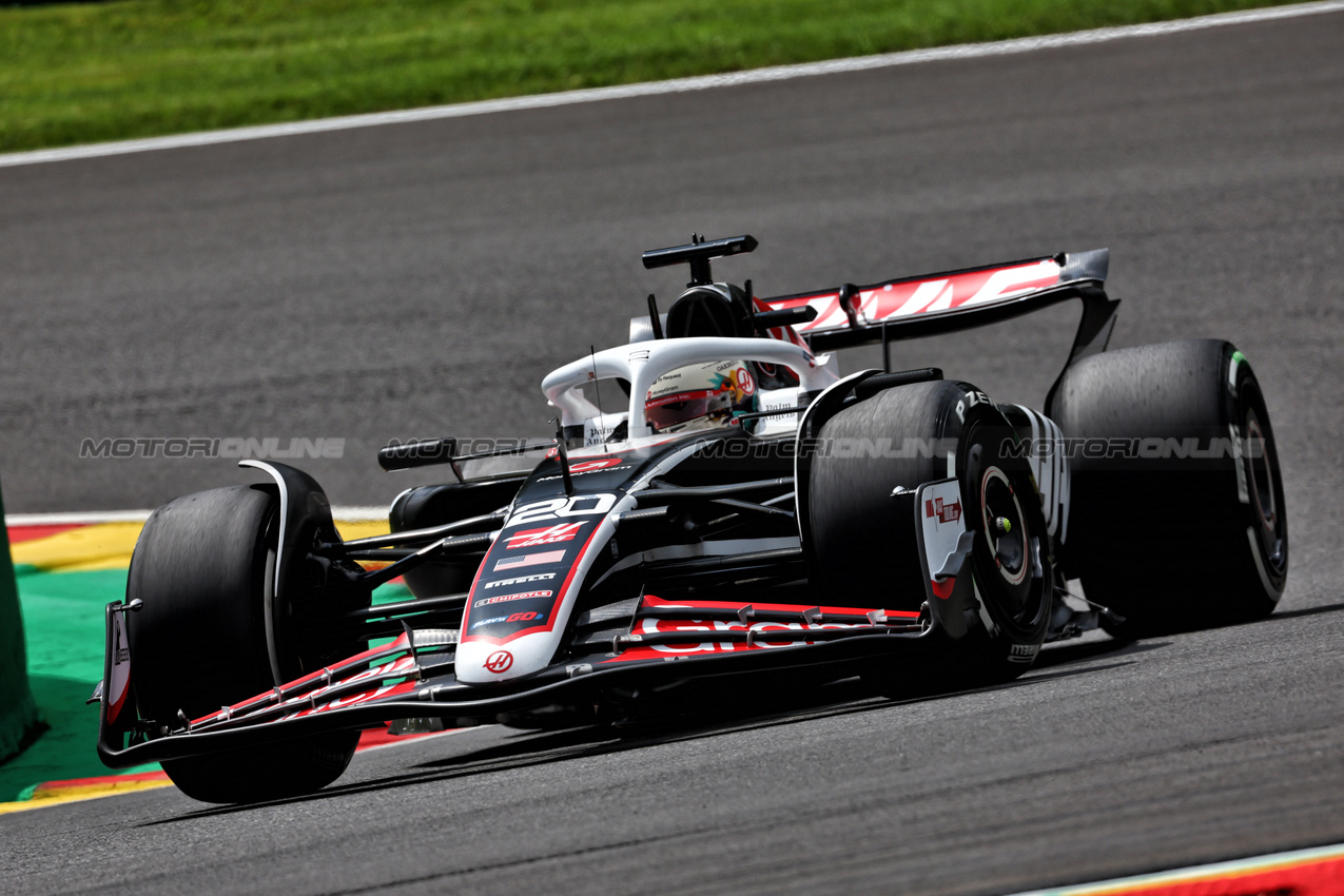 GP BELGIO, Kevin Magnussen (DEN) Haas VF-24.

26.07.2024. Formula 1 World Championship, Rd 14, Belgian Grand Prix, Spa Francorchamps, Belgium, Practice Day.

 - www.xpbimages.com, EMail: requests@xpbimages.com © Copyright: Coates / XPB Images