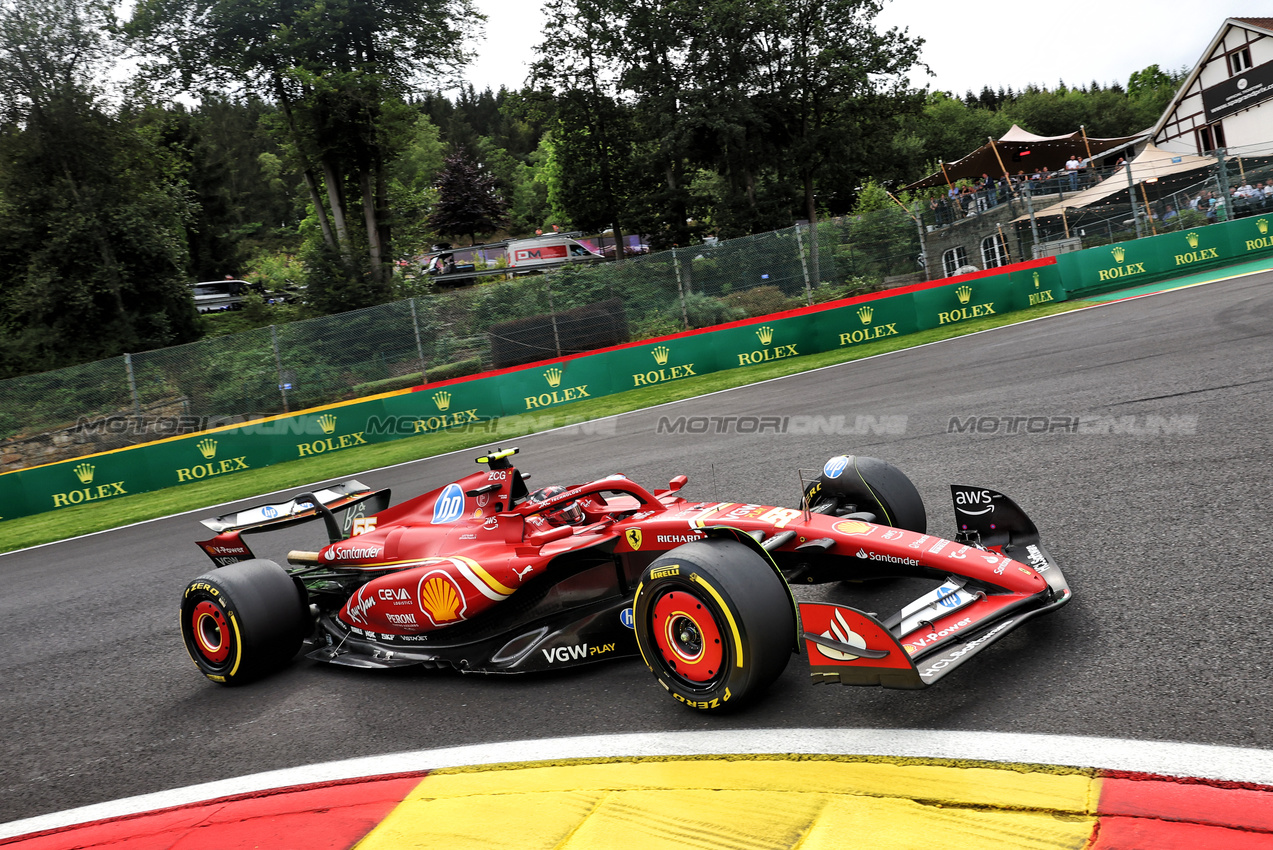 GP BELGIO, Carlos Sainz Jr (ESP) Ferrari SF-24.

26.07.2024. Formula 1 World Championship, Rd 14, Belgian Grand Prix, Spa Francorchamps, Belgium, Practice Day.

- www.xpbimages.com, EMail: requests@xpbimages.com © Copyright: Bearne / XPB Images