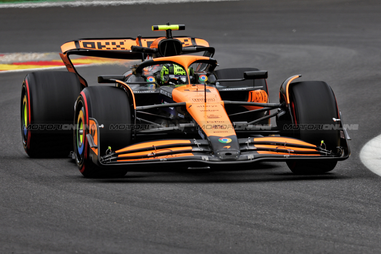 GP BELGIO, Lando Norris (GBR) McLaren MCL38.

26.07.2024. Formula 1 World Championship, Rd 14, Belgian Grand Prix, Spa Francorchamps, Belgium, Practice Day.

- www.xpbimages.com, EMail: requests@xpbimages.com © Copyright: Bearne / XPB Images