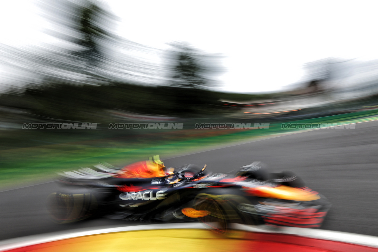 GP BELGIO, Sergio Perez (MEX) Red Bull Racing RB20.

26.07.2024. Formula 1 World Championship, Rd 14, Belgian Grand Prix, Spa Francorchamps, Belgium, Practice Day.

- www.xpbimages.com, EMail: requests@xpbimages.com © Copyright: Bearne / XPB Images