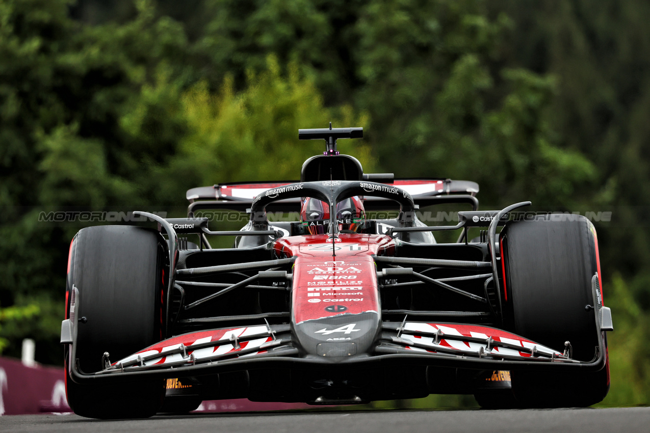 GP BELGIO, Esteban Ocon (FRA) Alpine F1 Team A524.

26.07.2024. Formula 1 World Championship, Rd 14, Belgian Grand Prix, Spa Francorchamps, Belgium, Practice Day.

- www.xpbimages.com, EMail: requests@xpbimages.com © Copyright: Charniaux / XPB Images