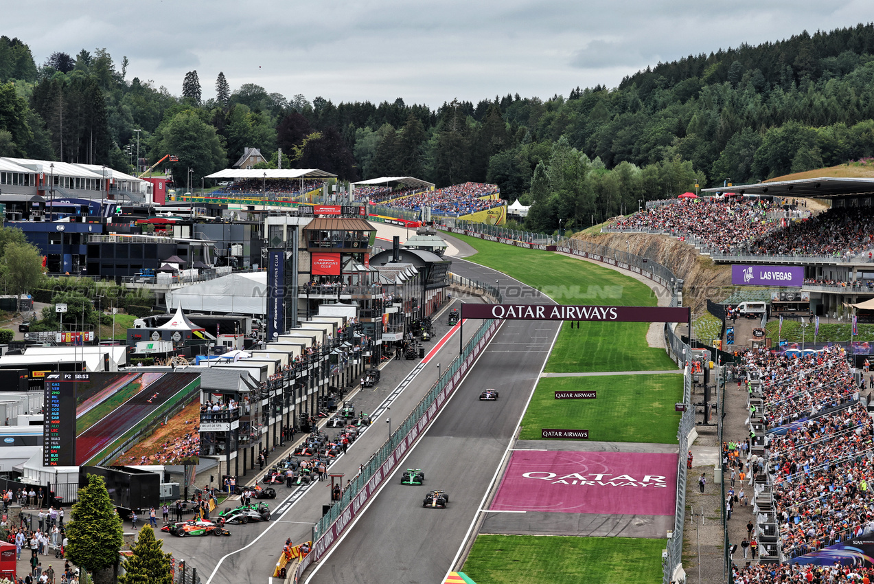 GP BELGIO, Sergio Perez (MEX) Red Bull Racing RB20.

26.07.2024. Formula 1 World Championship, Rd 14, Belgian Grand Prix, Spa Francorchamps, Belgium, Practice Day.

- www.xpbimages.com, EMail: requests@xpbimages.com © Copyright: Moy / XPB Images