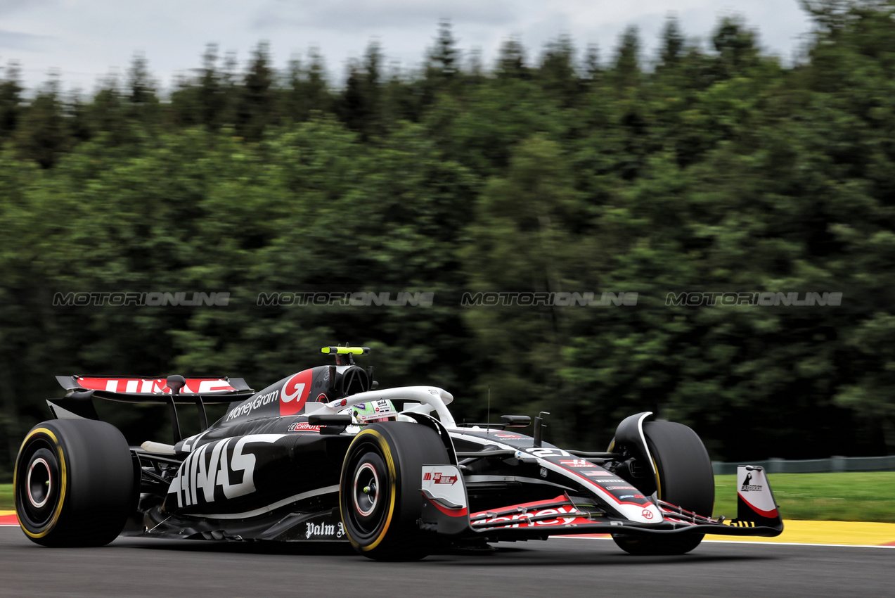 GP BELGIO, Nico Hulkenberg (GER) Haas VF-24.

26.07.2024. Formula 1 World Championship, Rd 14, Belgian Grand Prix, Spa Francorchamps, Belgium, Practice Day.

- www.xpbimages.com, EMail: requests@xpbimages.com © Copyright: Bearne / XPB Images