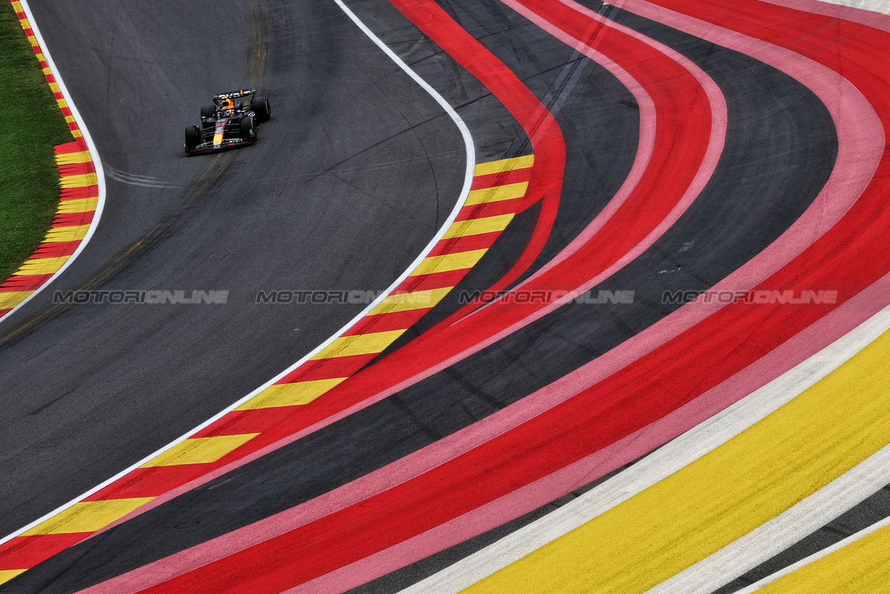 GP BELGIO, Sergio Perez (MEX) Red Bull Racing RB20.

26.07.2024. Formula 1 World Championship, Rd 14, Belgian Grand Prix, Spa Francorchamps, Belgium, Practice Day.

- www.xpbimages.com, EMail: requests@xpbimages.com © Copyright: Moy / XPB Images