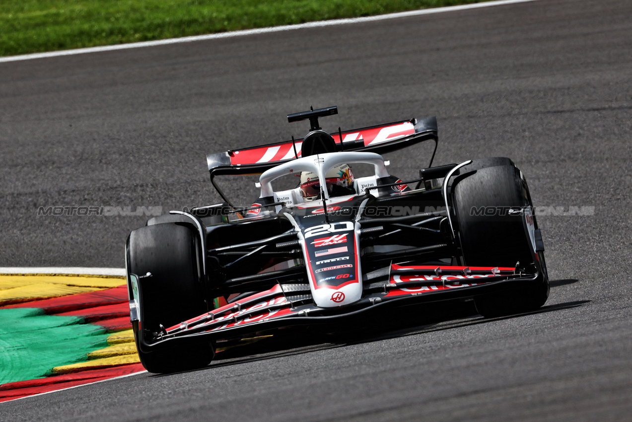 GP BELGIO, Kevin Magnussen (DEN) Haas VF-24.

26.07.2024. Formula 1 World Championship, Rd 14, Belgian Grand Prix, Spa Francorchamps, Belgium, Practice Day.

 - www.xpbimages.com, EMail: requests@xpbimages.com © Copyright: Coates / XPB Images