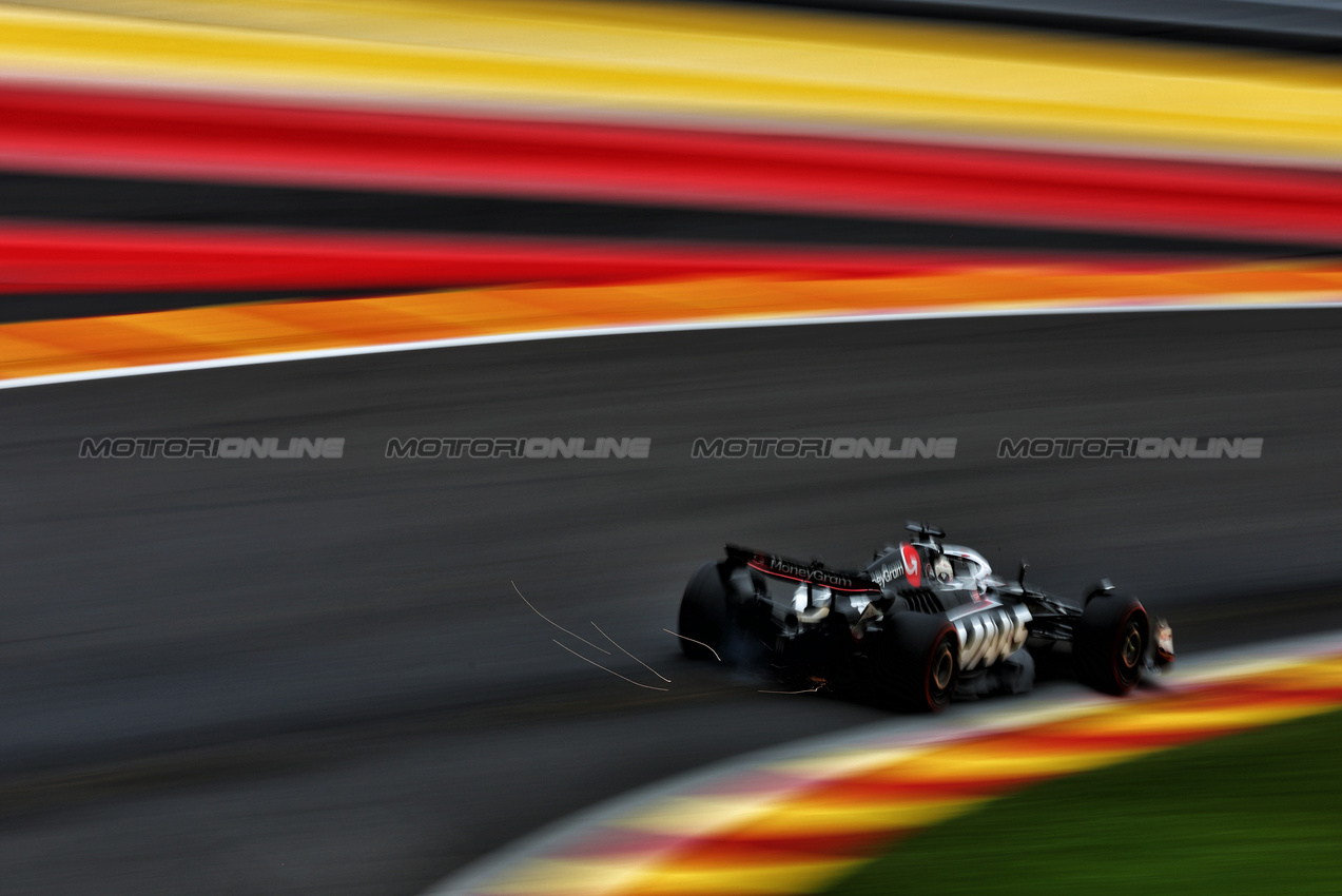 GP BELGIO, Kevin Magnussen (DEN) Haas VF-24.

26.07.2024. Formula 1 World Championship, Rd 14, Belgian Grand Prix, Spa Francorchamps, Belgium, Practice Day.

 - www.xpbimages.com, EMail: requests@xpbimages.com © Copyright: Coates / XPB Images