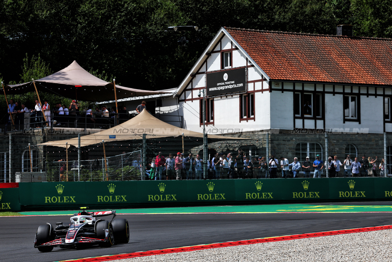 GP BELGIO, Nico Hulkenberg (GER) Haas VF-24.

26.07.2024. Formula 1 World Championship, Rd 14, Belgian Grand Prix, Spa Francorchamps, Belgium, Practice Day.

 - www.xpbimages.com, EMail: requests@xpbimages.com © Copyright: Coates / XPB Images