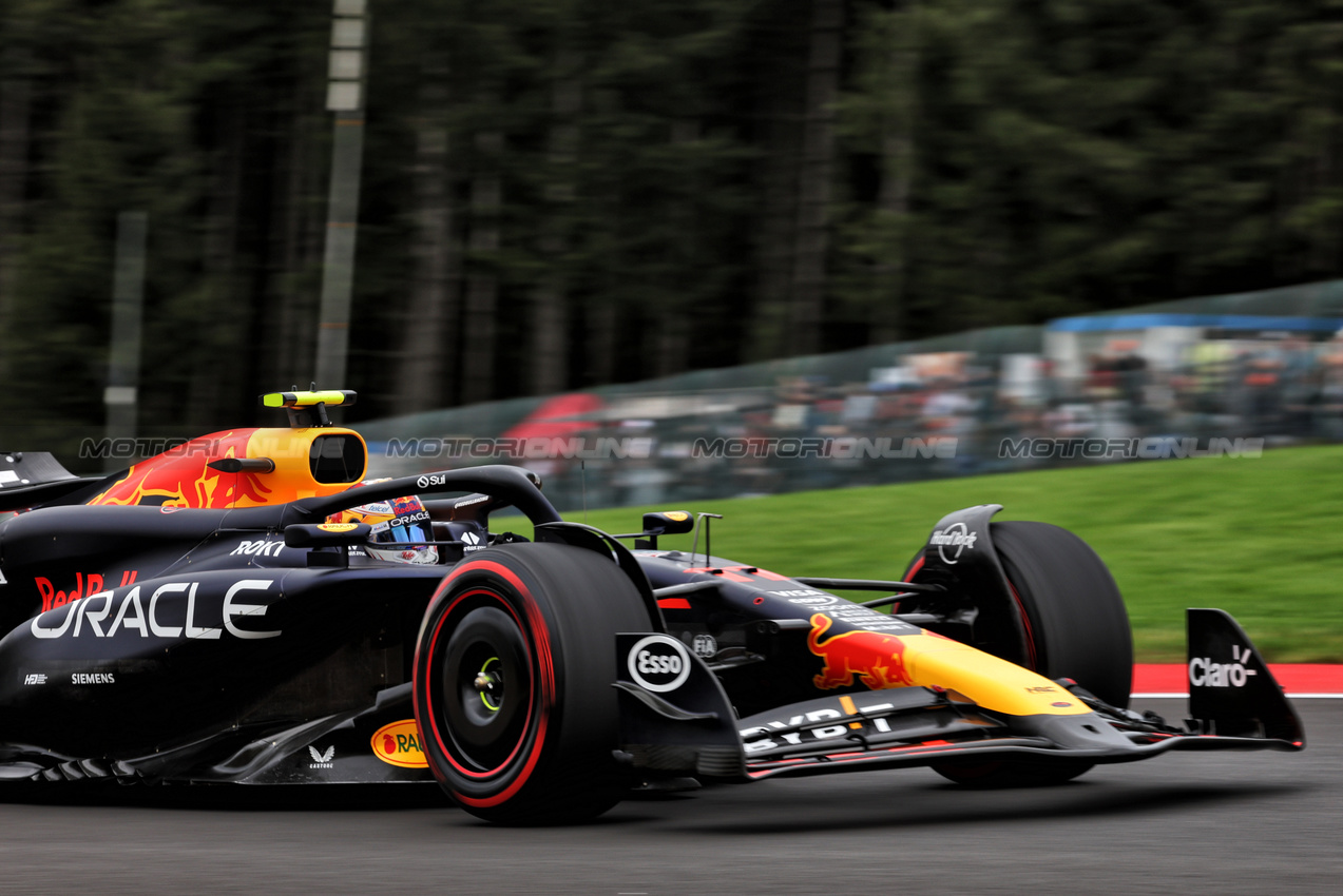 GP BELGIO, Sergio Perez (MEX) Red Bull Racing RB20.

26.07.2024. Formula 1 World Championship, Rd 14, Belgian Grand Prix, Spa Francorchamps, Belgium, Practice Day.

- www.xpbimages.com, EMail: requests@xpbimages.com © Copyright: Bearne / XPB Images