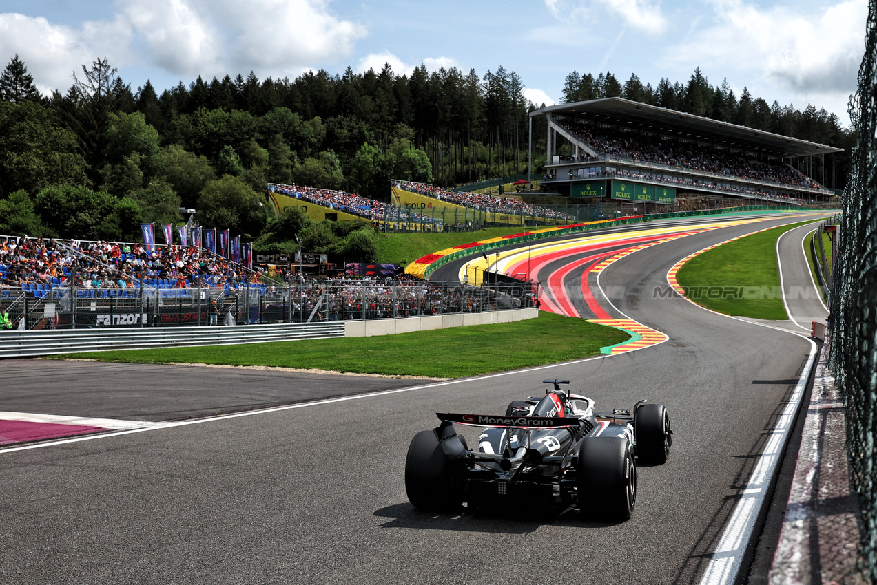 GP BELGIO, Kevin Magnussen (DEN) Haas VF-24.

26.07.2024. Formula 1 World Championship, Rd 14, Belgian Grand Prix, Spa Francorchamps, Belgium, Practice Day.

- www.xpbimages.com, EMail: requests@xpbimages.com © Copyright: Moy / XPB Images