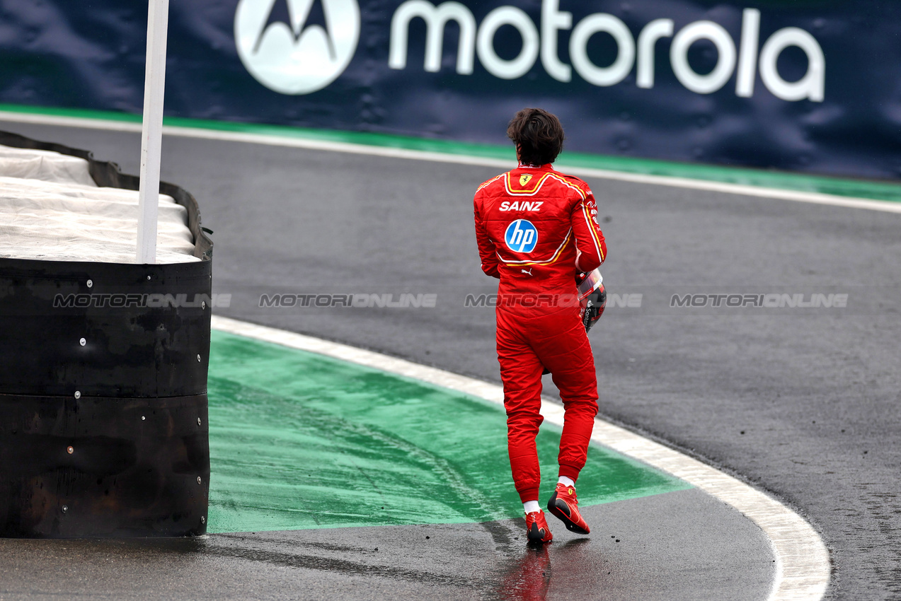 GP BRASILE, Carlos Sainz Jr (ESP) Ferrari SF-24 during qualifying.

03.11.2024. Formula 1 World Championship, Rd 21, Brazilian Grand Prix, Sao Paulo, Brazil, Gara Day.

 - www.xpbimages.com, EMail: requests@xpbimages.com © Copyright: Staley / XPB Images