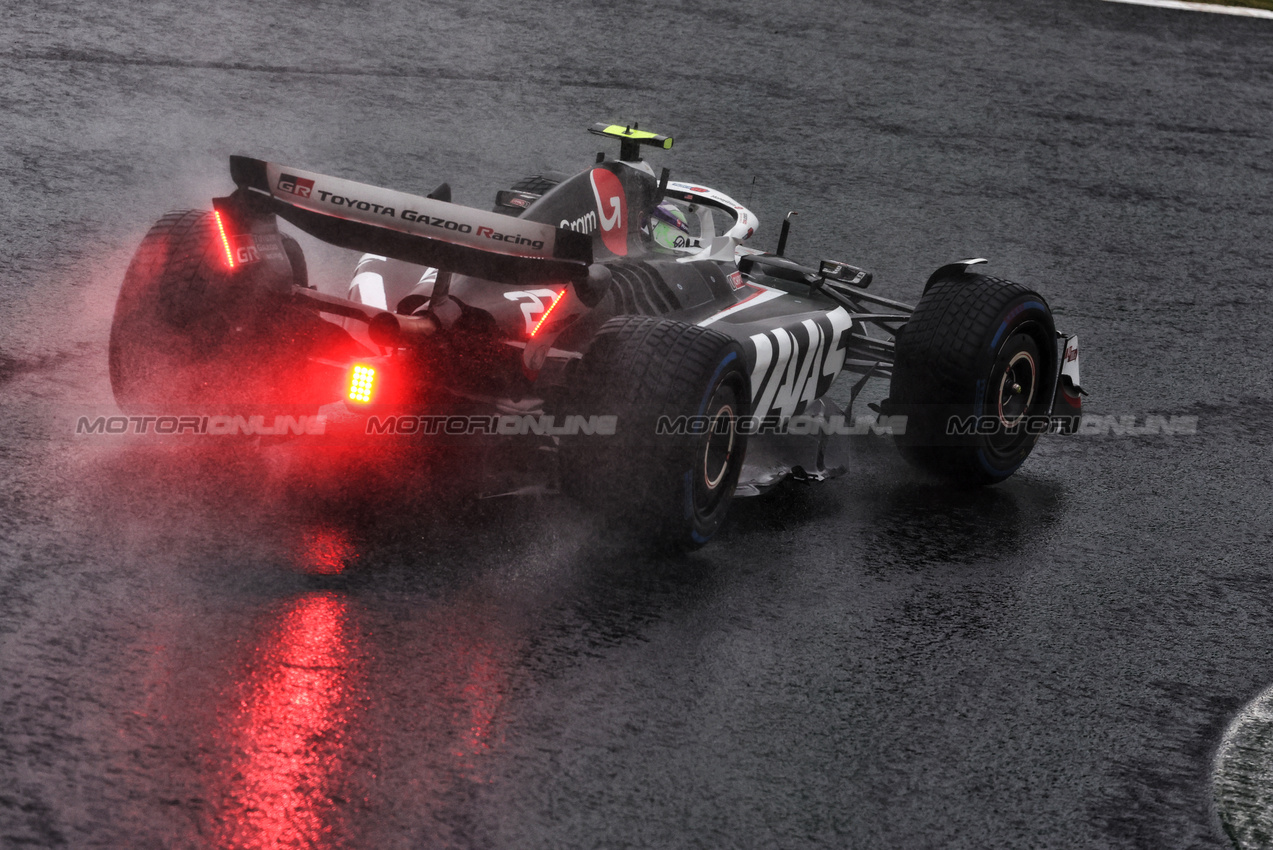 GP BRASILE, Nico Hulkenberg (GER) Haas VF-24.

03.11.2024. Formula 1 World Championship, Rd 21, Brazilian Grand Prix, Sao Paulo, Brazil, Gara Day.

 - www.xpbimages.com, EMail: requests@xpbimages.com © Copyright: Coates / XPB Images