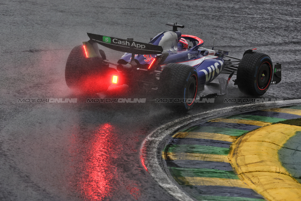 GP BRASILE, Liam Lawson (NZL) RB VCARB 01.

03.11.2024. Formula 1 World Championship, Rd 21, Brazilian Grand Prix, Sao Paulo, Brazil, Gara Day.

 - www.xpbimages.com, EMail: requests@xpbimages.com © Copyright: Coates / XPB Images