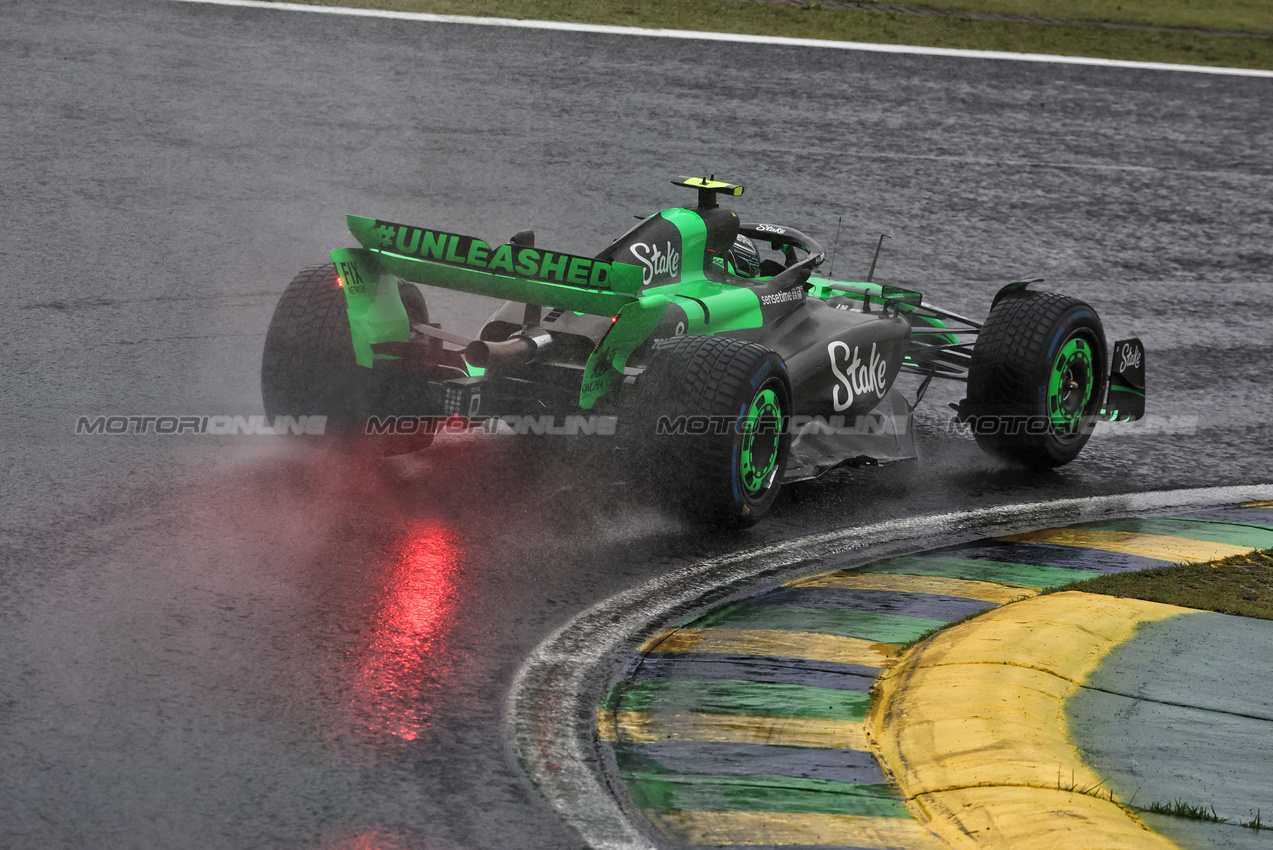 GP BRASILE, Zhou Guanyu (CHN) Sauber C44.

03.11.2024. Formula 1 World Championship, Rd 21, Brazilian Grand Prix, Sao Paulo, Brazil, Gara Day.

 - www.xpbimages.com, EMail: requests@xpbimages.com © Copyright: Coates / XPB Images