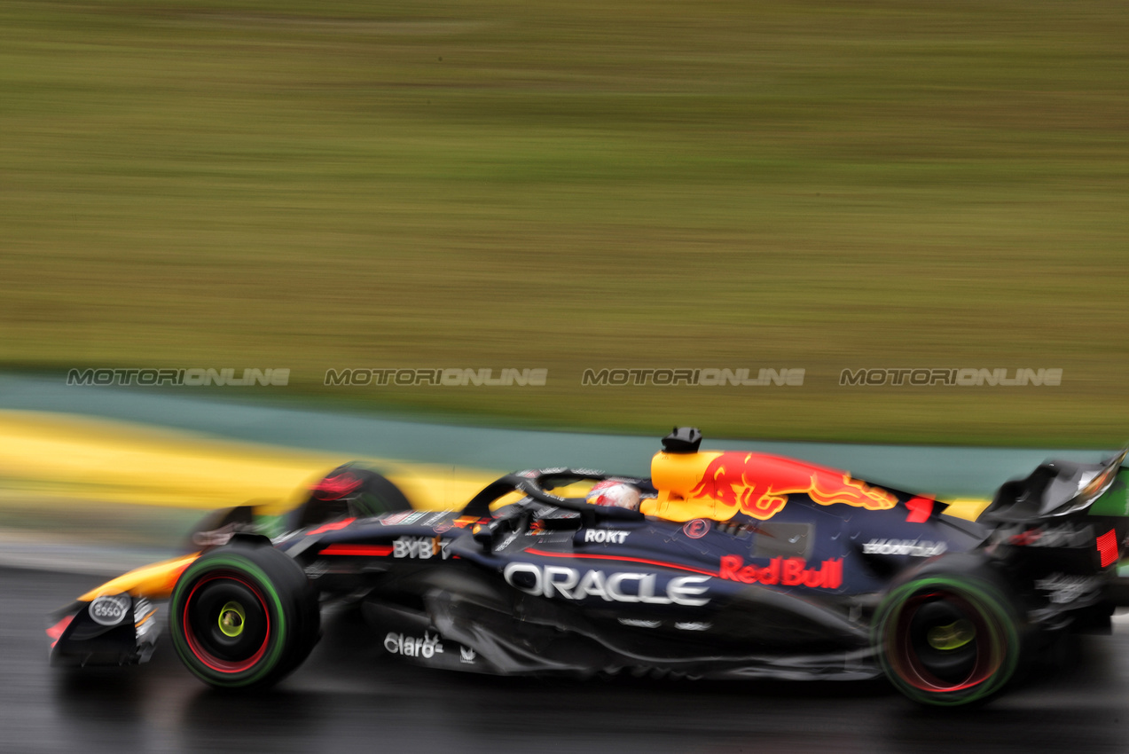 GP BRASILE, Max Verstappen (NLD) Red Bull Racing RB20.

03.11.2024. Formula 1 World Championship, Rd 21, Brazilian Grand Prix, Sao Paulo, Brazil, Gara Day.

 - www.xpbimages.com, EMail: requests@xpbimages.com © Copyright: Coates / XPB Images